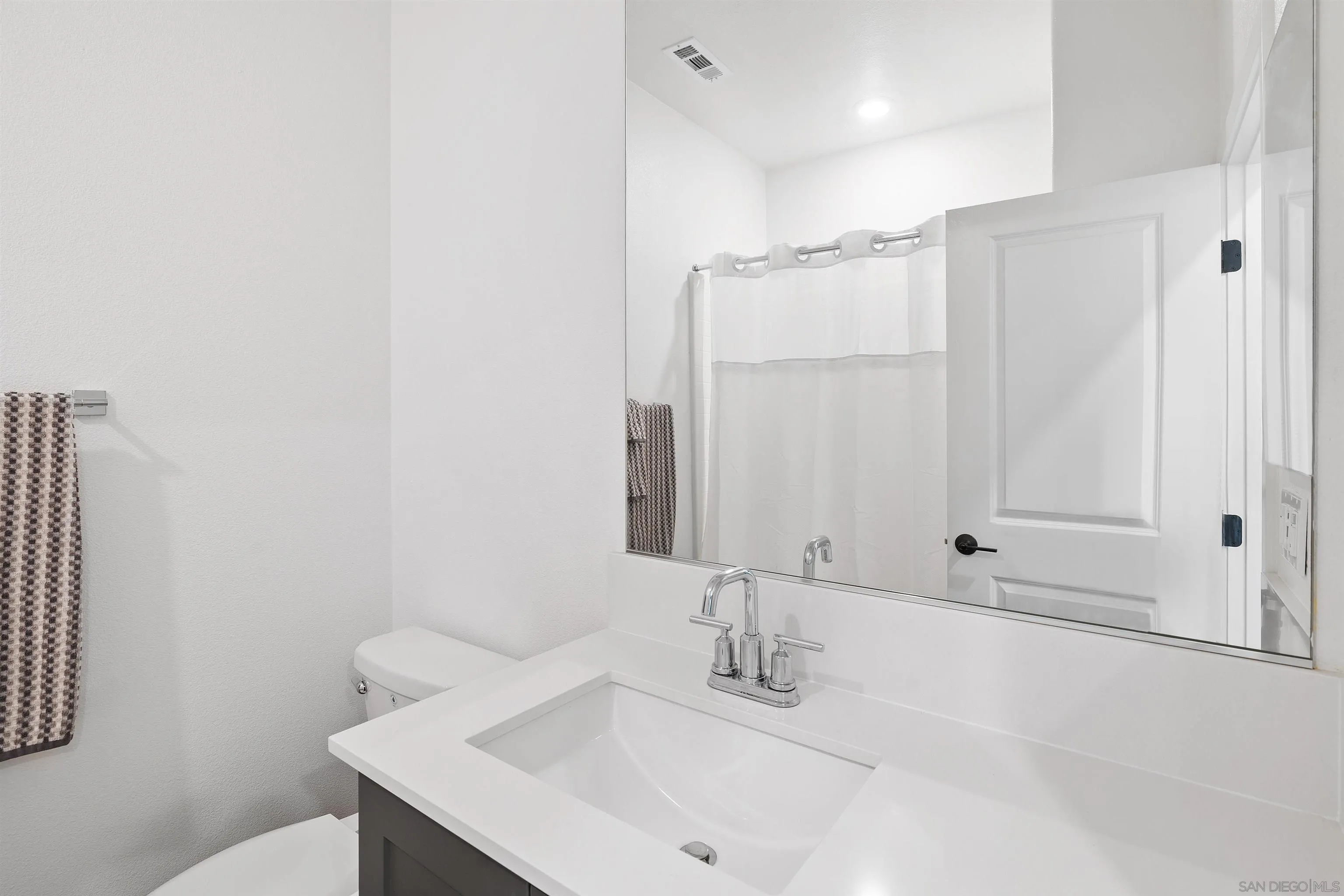 https://cdn.realtyfeed.com/cdn/127/250040516/0b5bde8ef9063561ac0fae554957bdb4.webp
