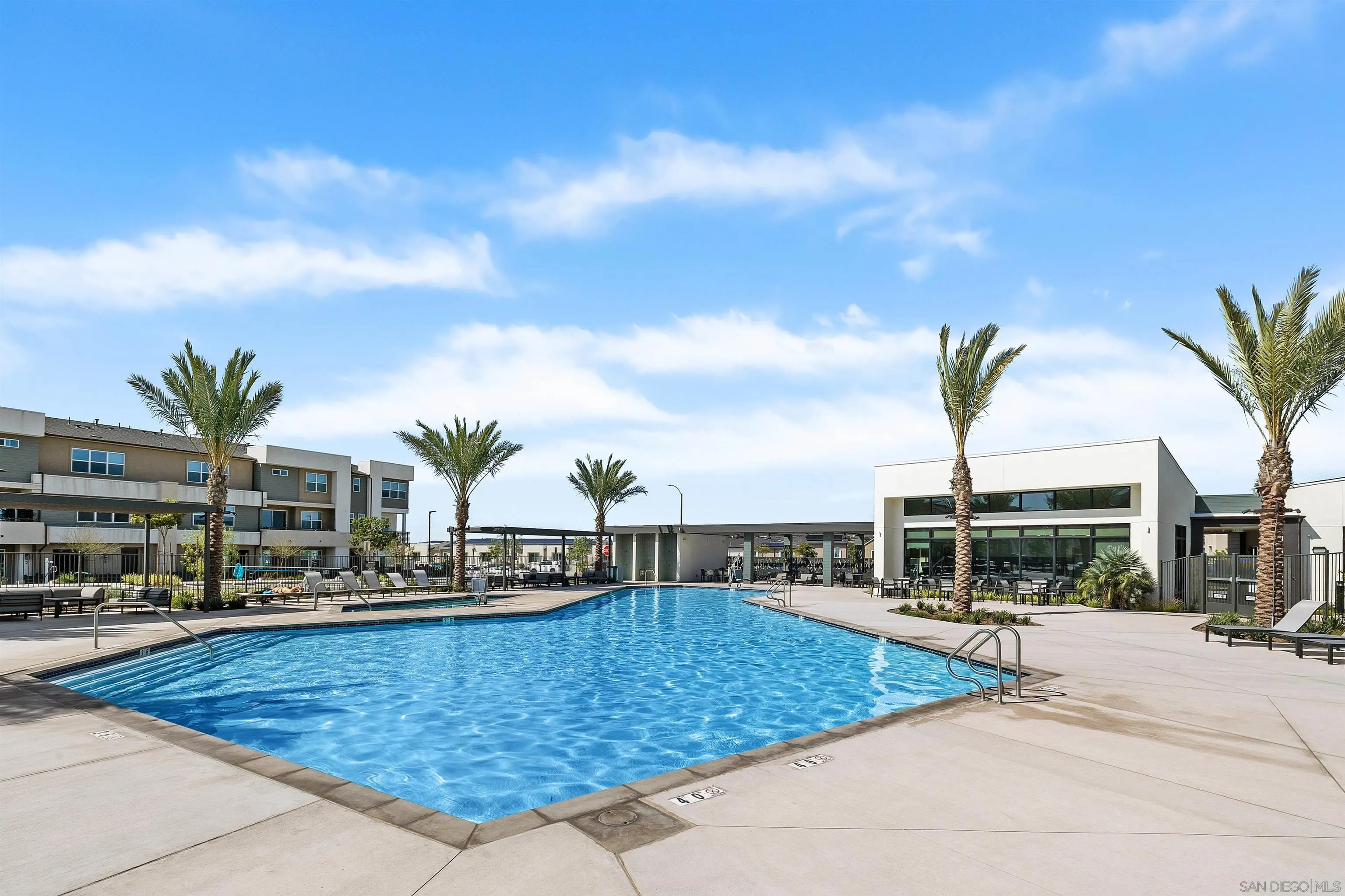 https://cdn.realtyfeed.com/cdn/127/250040516/6b812b746c7b83f858332eb024d47377.webp