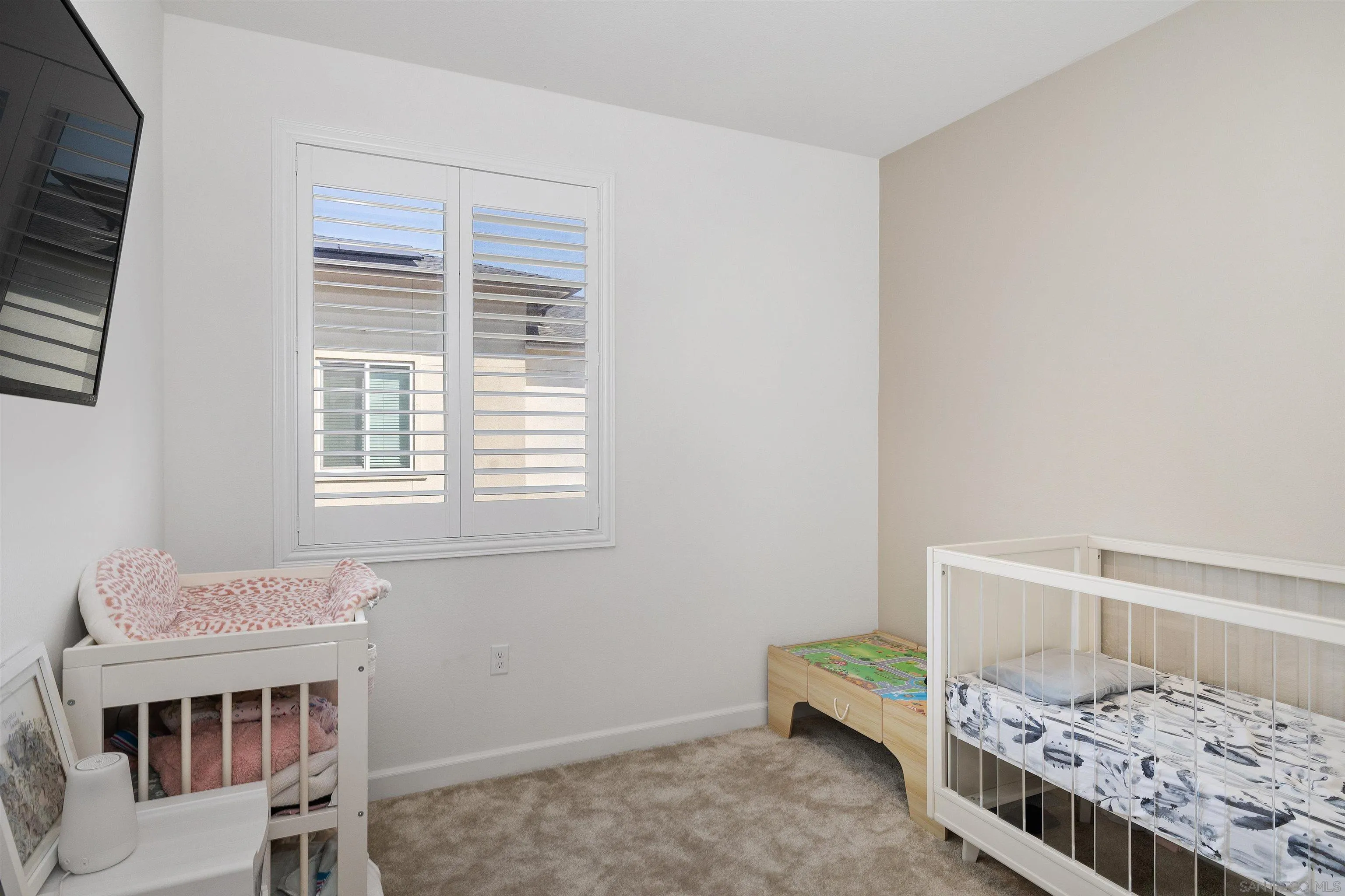 https://cdn.realtyfeed.com/cdn/127/250040516/b34ab58f279640d367a5780cd2dcc34a.webp