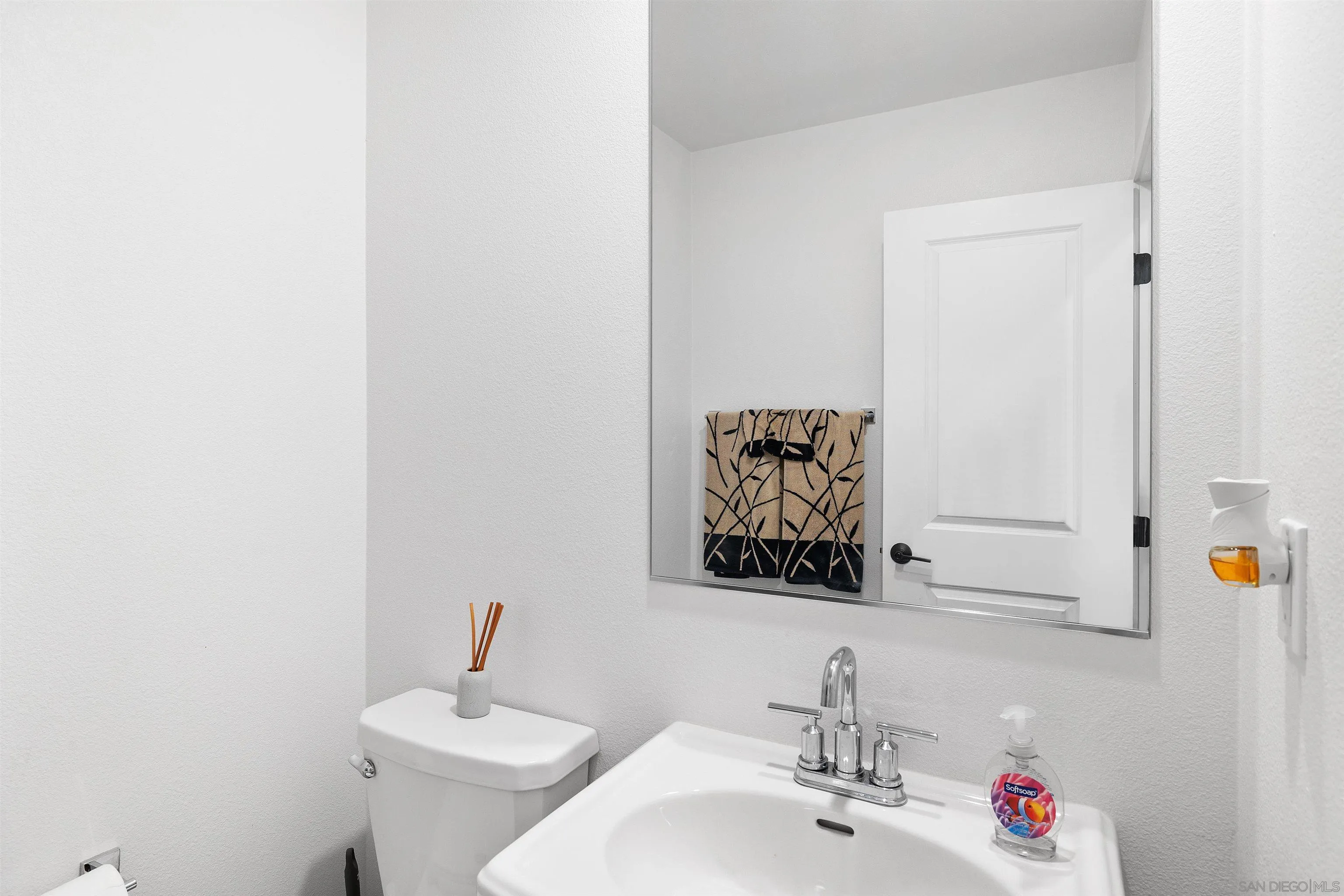 https://cdn.realtyfeed.com/cdn/127/250040516/b4611fcd31d567909c989b0cd29f5157.webp