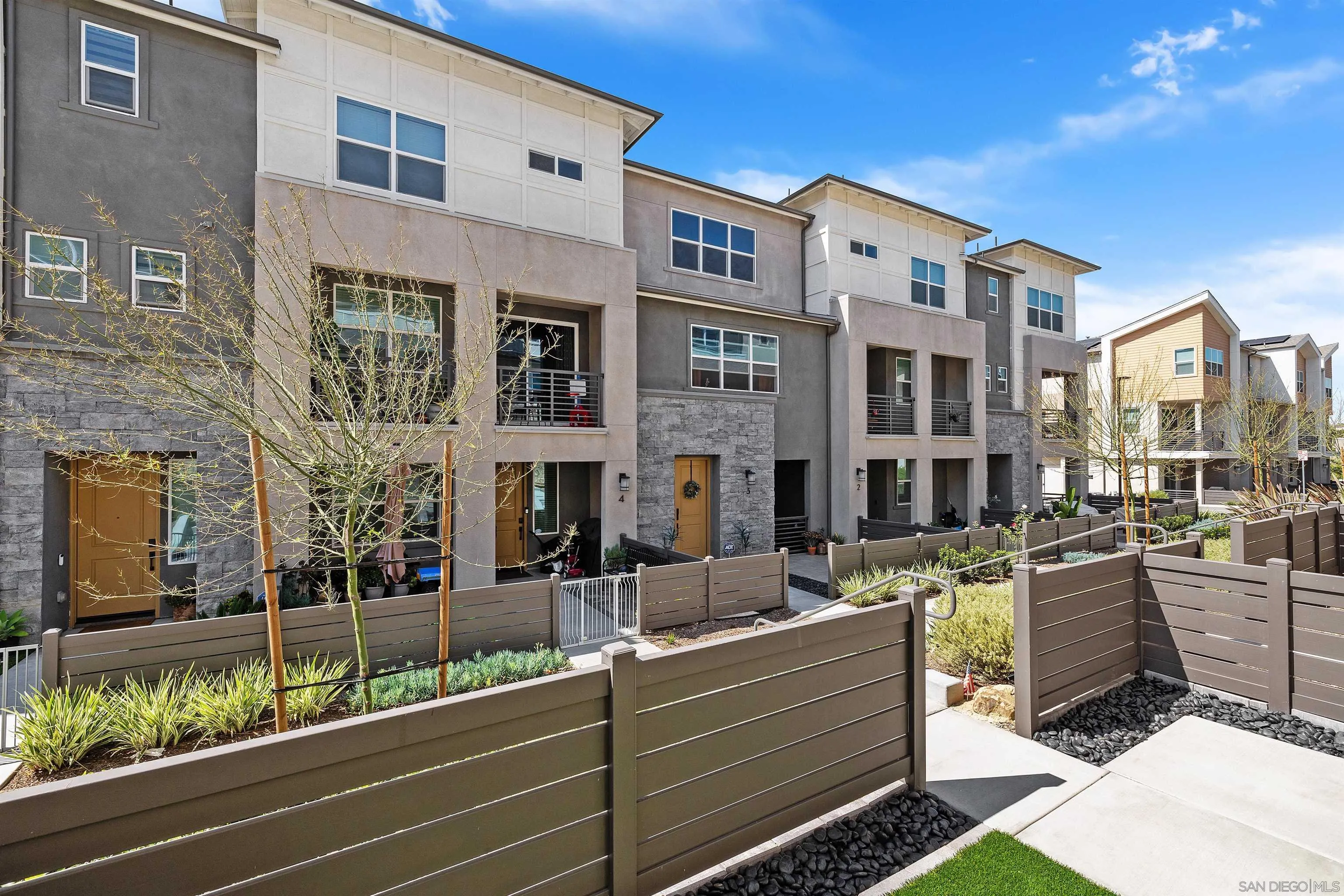 Photo #4: 250040516 Listing 