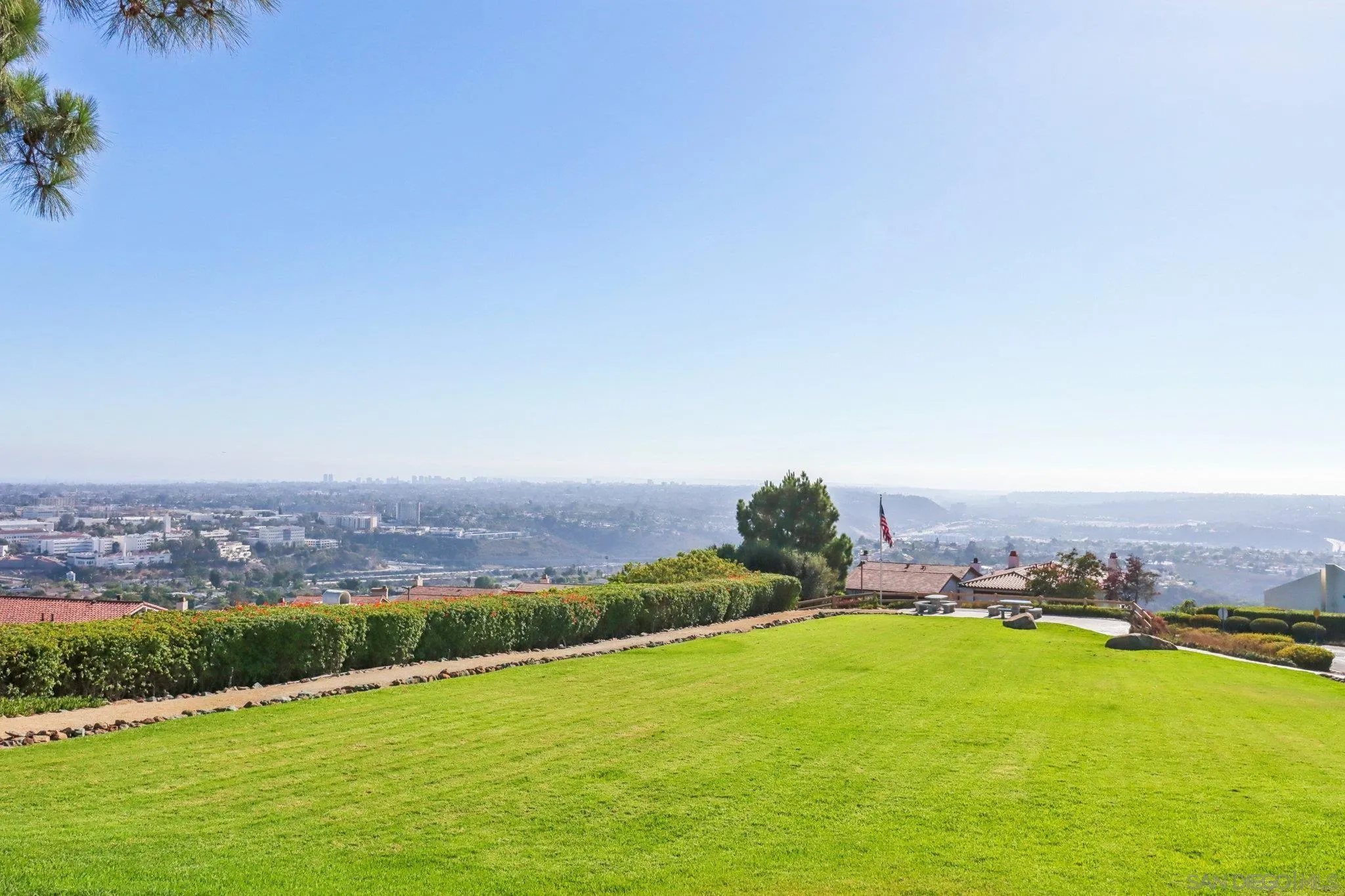 https://cdn.realtyfeed.com/cdn/127/250040518/6e14283fa2c5ab9e66fd471b49abf617.webp