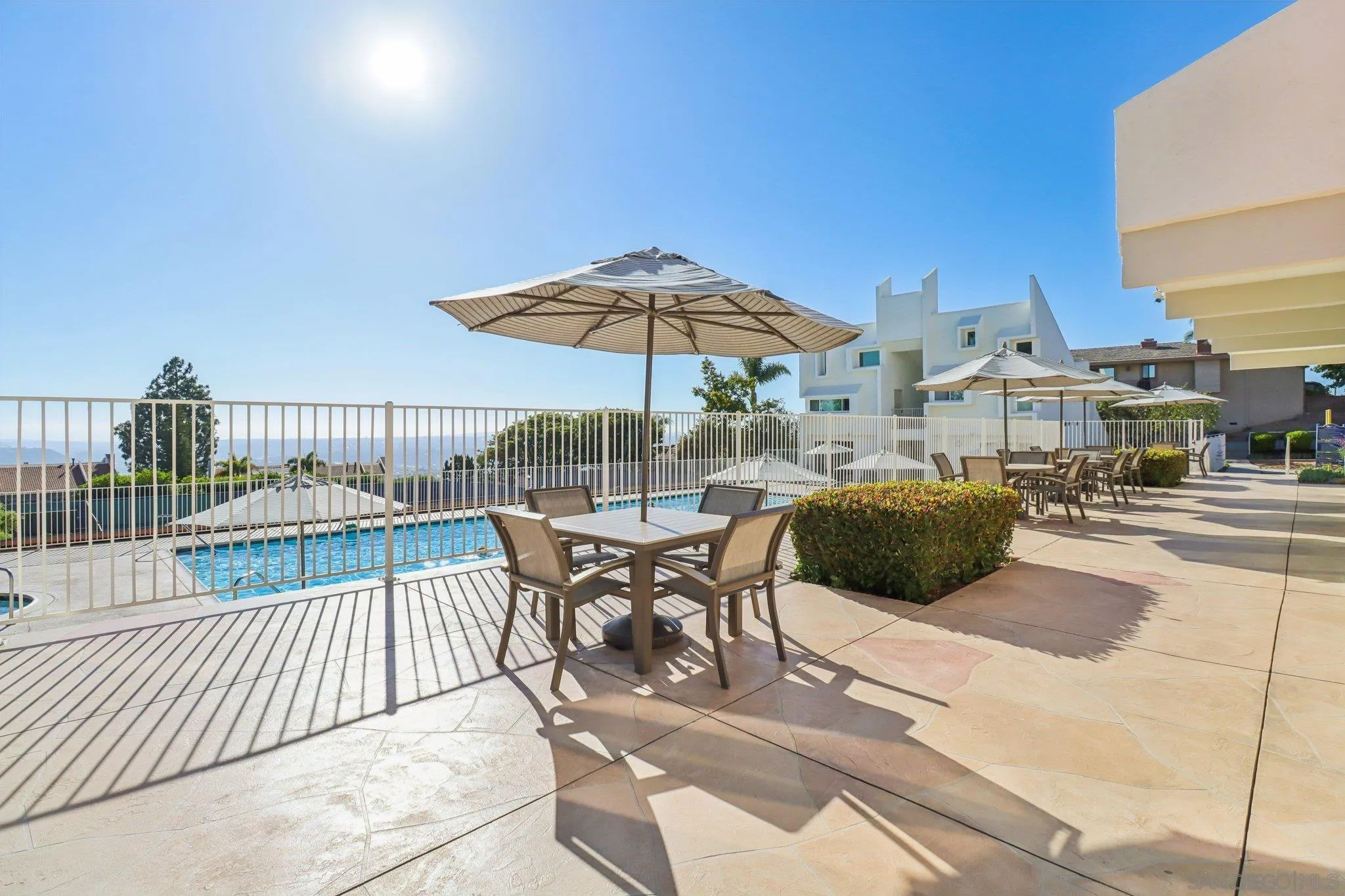 https://cdn.realtyfeed.com/cdn/127/250040518/f54c322624f2a8bb48e371d13c86855f.webp