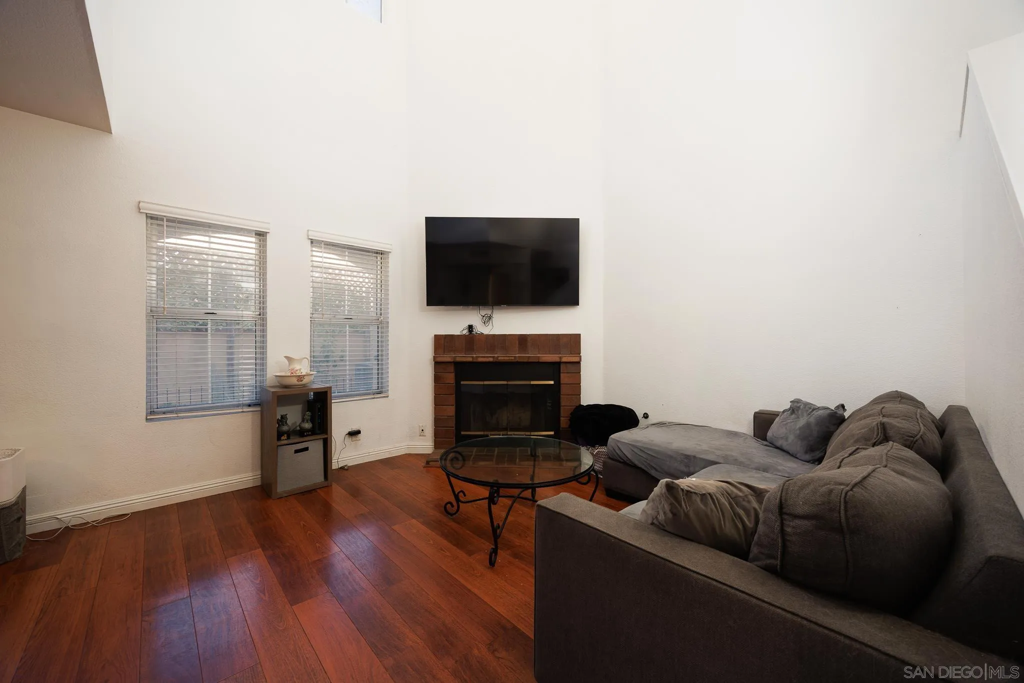 https://cdn.realtyfeed.com/cdn/127/250040520/936d40e8a2a90e622cb550cf2e3f1907.webp