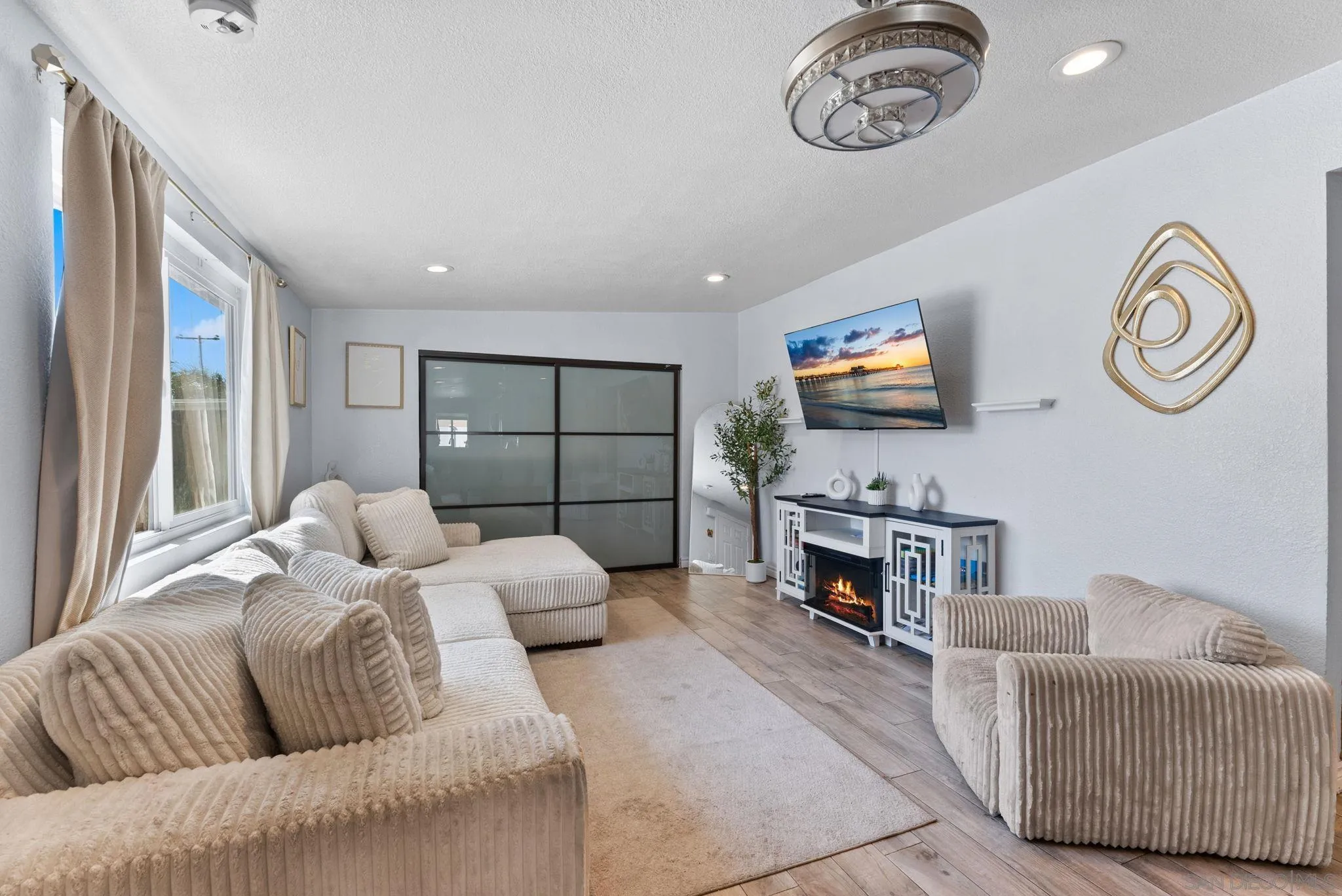 https://cdn.realtyfeed.com/cdn/127/250040525/028a1da12a92d5ed50f37f263ec24fa6.webp