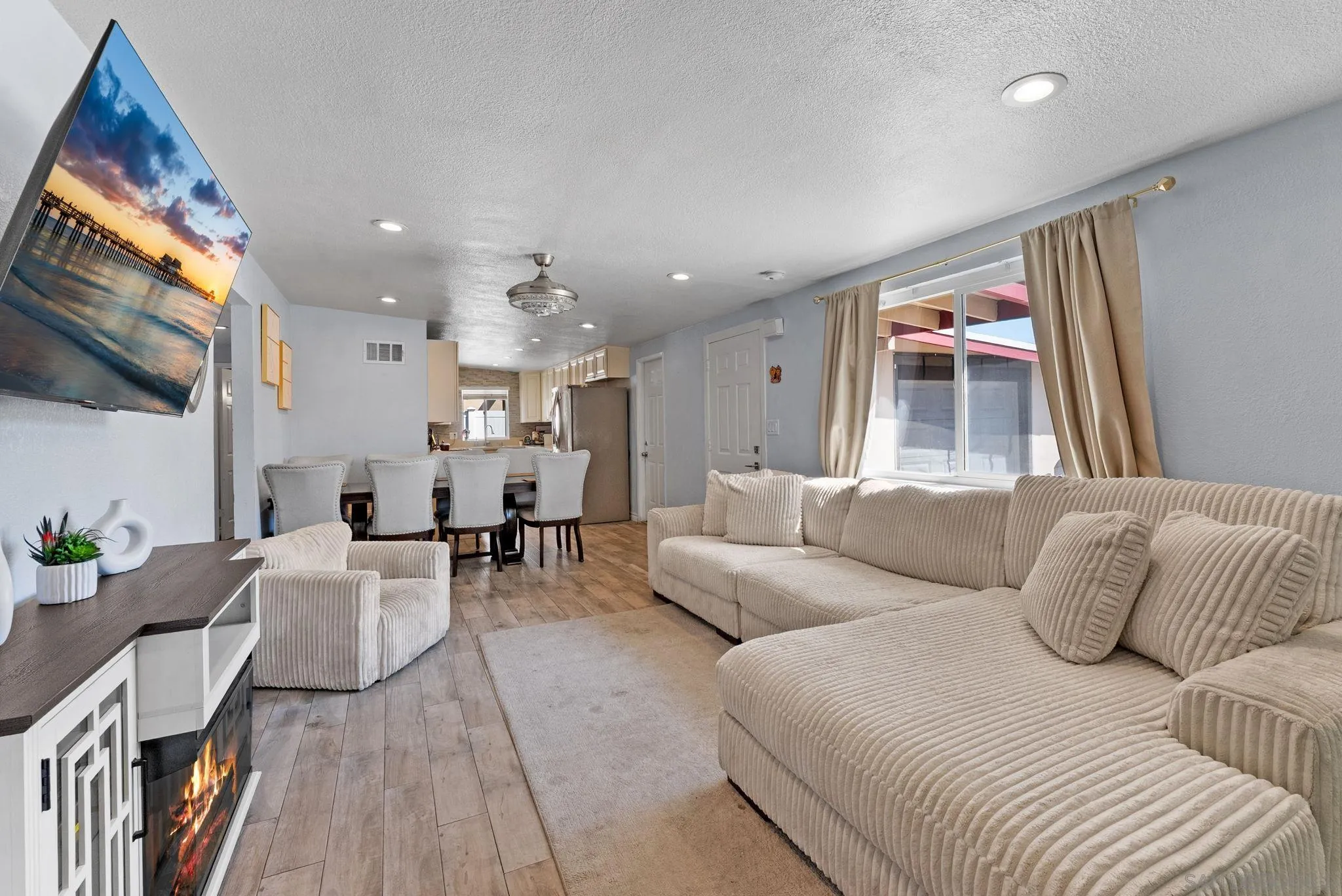https://cdn.realtyfeed.com/cdn/127/250040525/5e58c63978156b0fb39481c1ff393d3c.webp