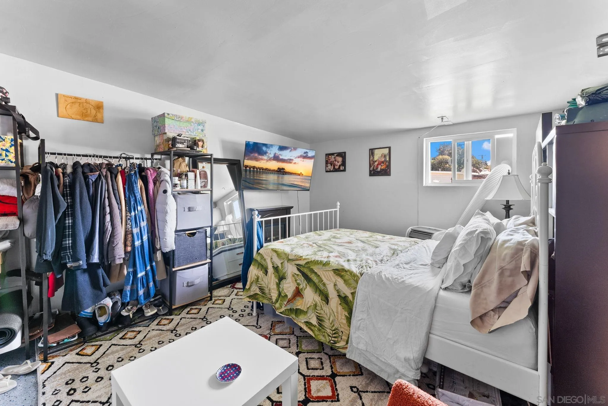 https://cdn.realtyfeed.com/cdn/127/250040525/ef9065ad9ea62477c9856ed702bfa352.webp