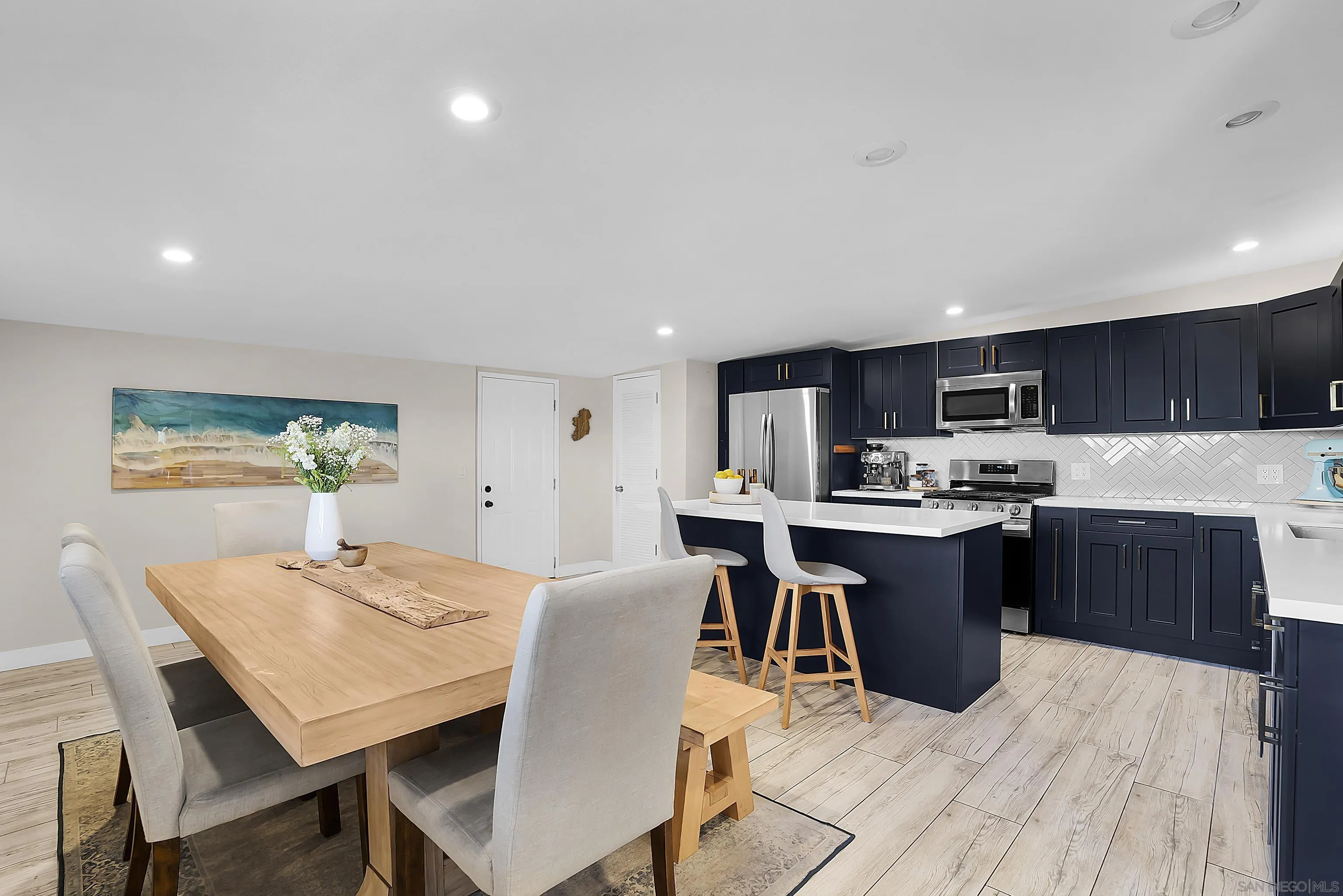 https://cdn.realtyfeed.com/cdn/127/250040526/c6433e3012bceade1ee14b6d22b96193.webp