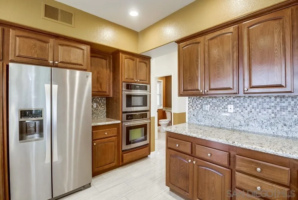 https://cdn.realtyfeed.com/cdn/127/250040530/edc6e3d80100727757f78be5c25ec99d.webp