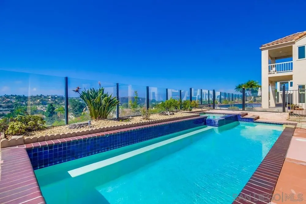 https://cdn.realtyfeed.com/cdn/127/250040530/ef849e8737fcf6cafaf46d90c9815cad.webp