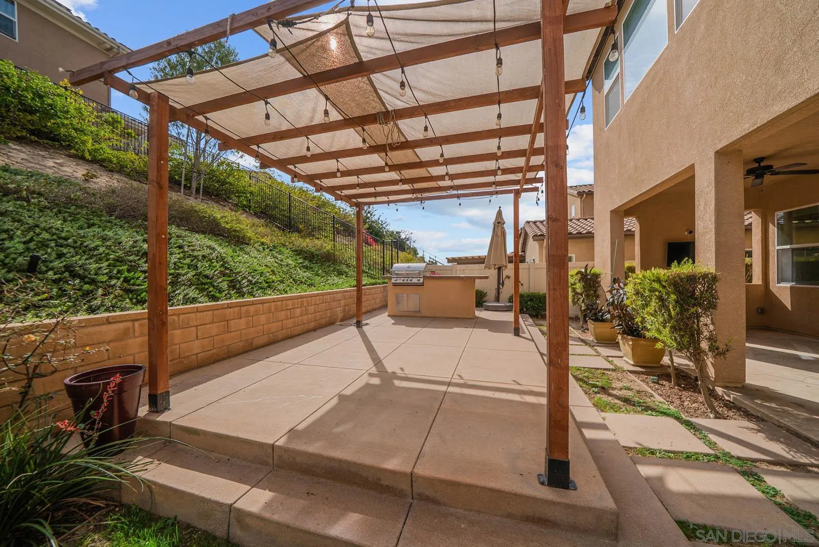 https://cdn.realtyfeed.com/cdn/127/250040532/2691b4582a98fba49d3d51ff7e6d7b37.webp