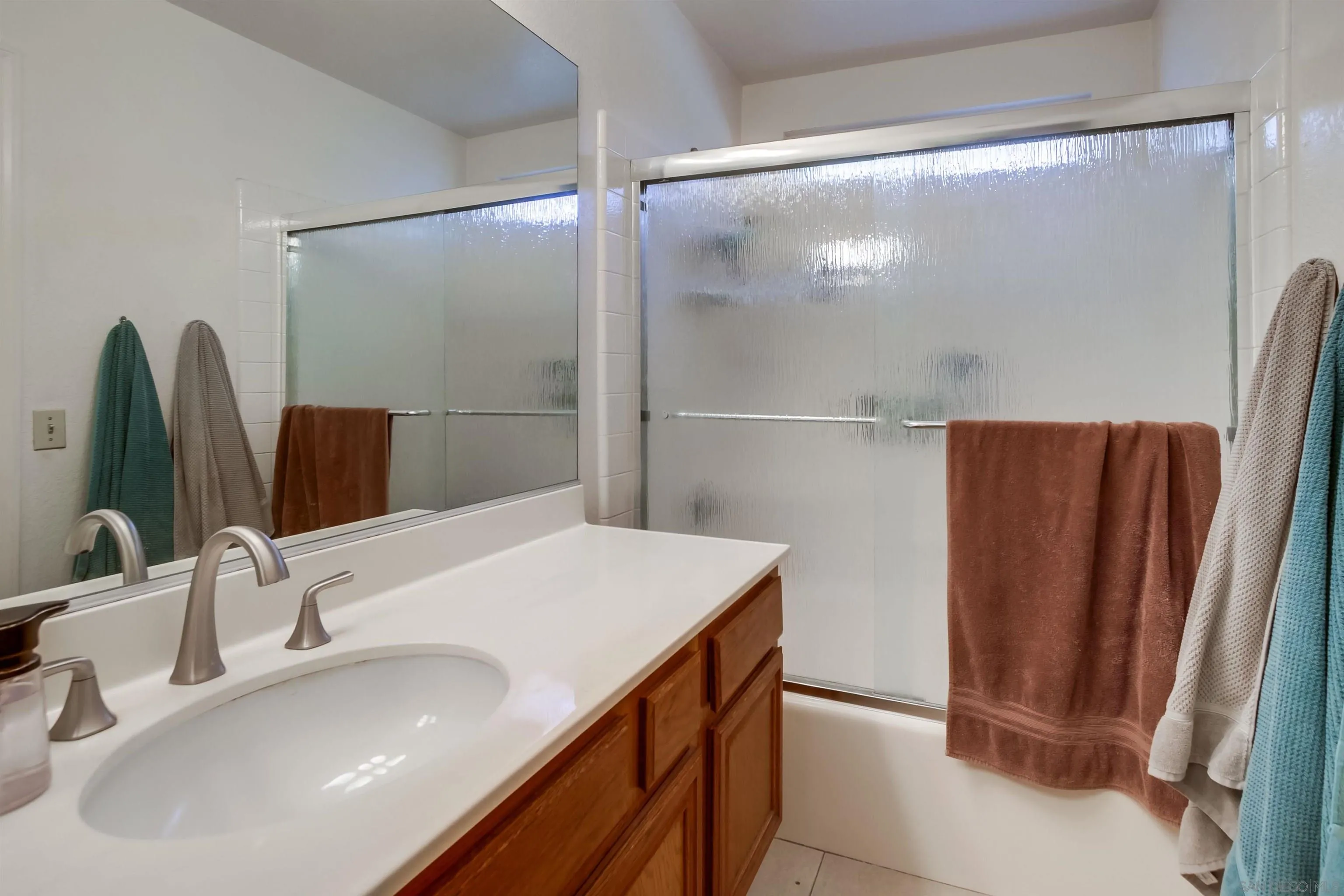 https://cdn.realtyfeed.com/cdn/127/250040534/0a019f0f93a34e2ea939cad96230eeca.webp