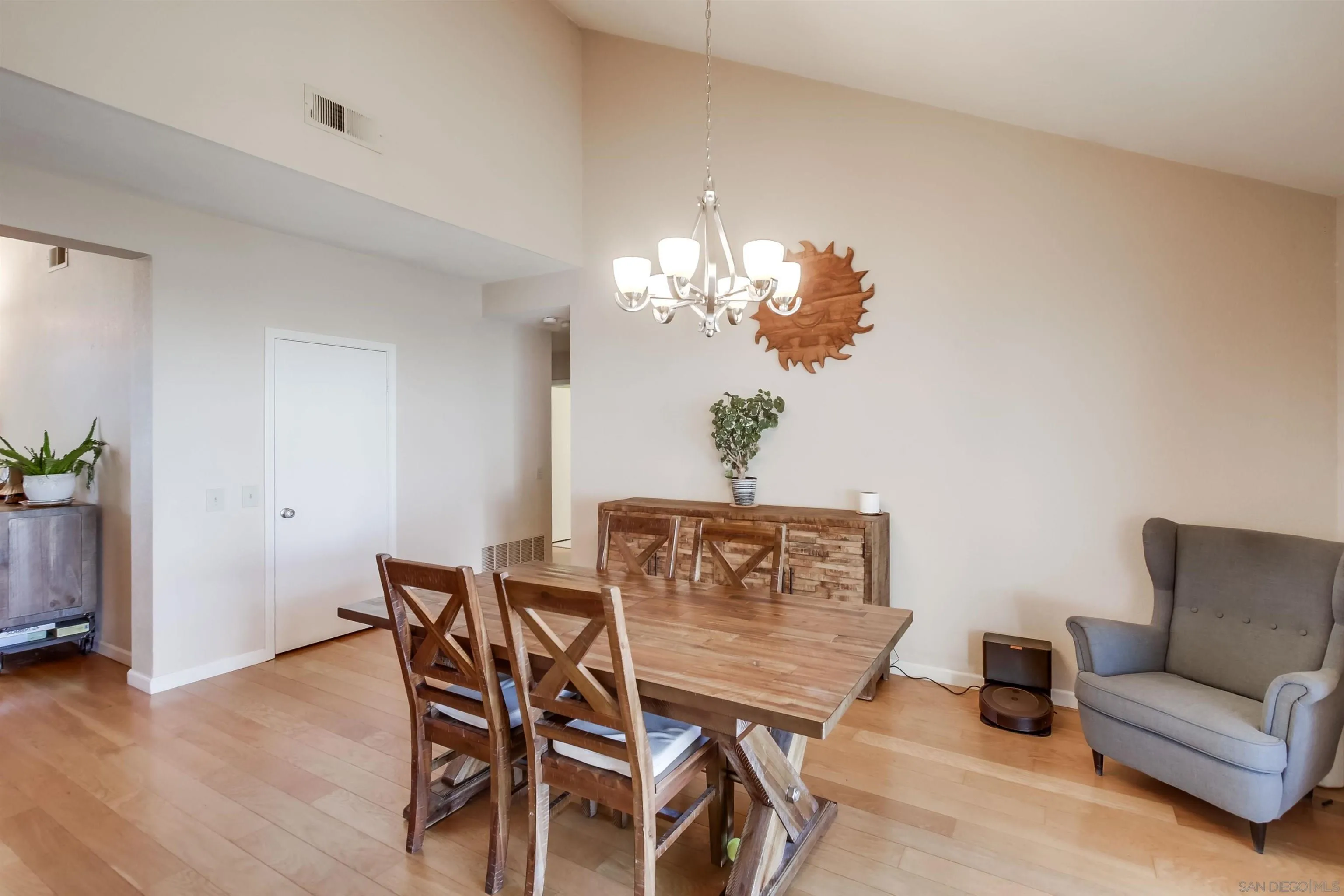 https://cdn.realtyfeed.com/cdn/127/250040534/d2447f451f4dd3f4b0120d0c07e91a67.webp