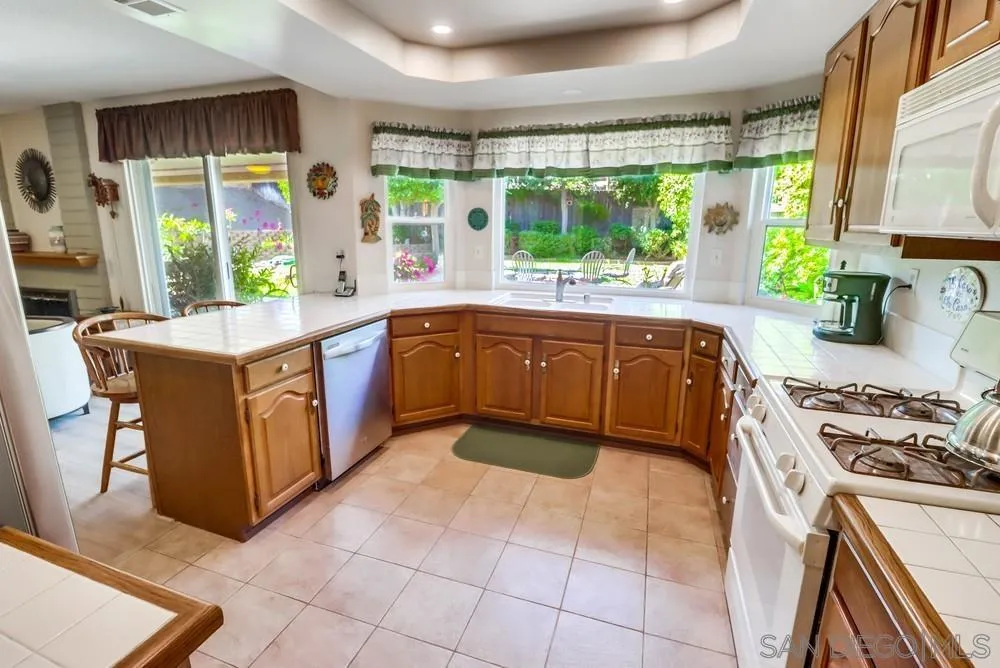 https://cdn.realtyfeed.com/cdn/127/250040538/02f6eac3c4bf6dc423c0295eb754be17.webp