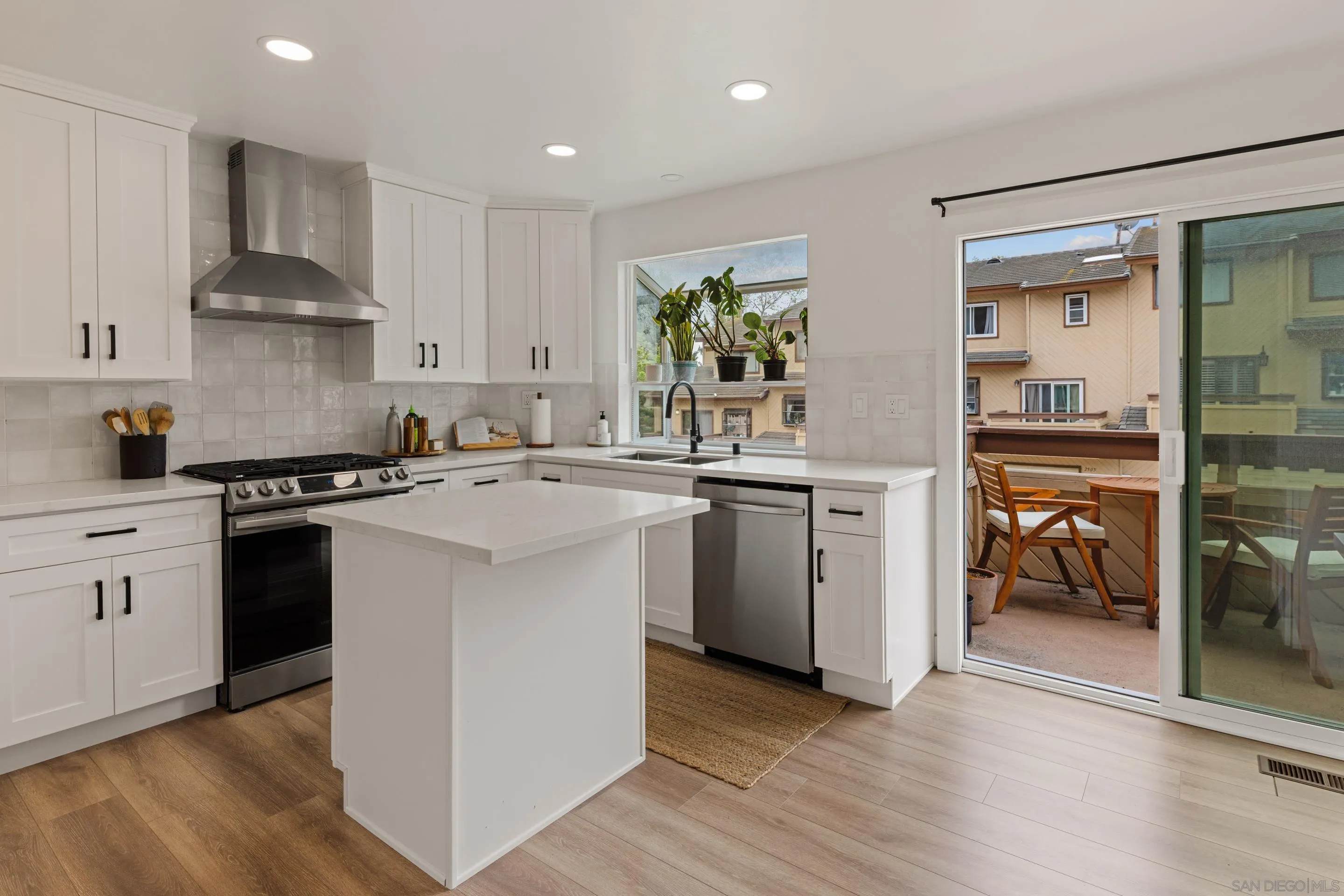 https://cdn.realtyfeed.com/cdn/127/250040540/3d230cb0048fd66e1b141dffe7dd5e81.webp