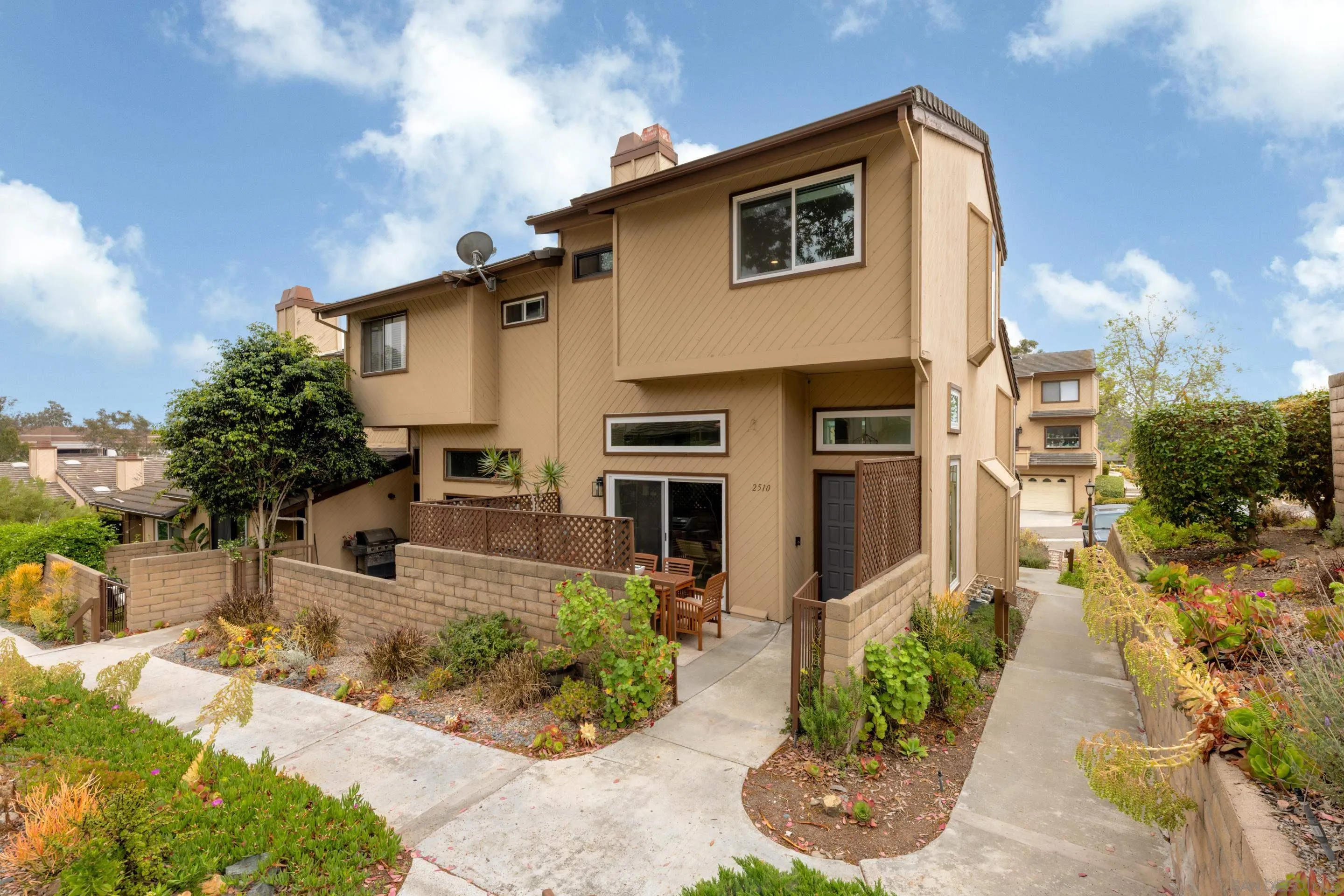 https://cdn.realtyfeed.com/cdn/127/250040540/e12b2ba83ec2c233b2b36e41dd29d648.webp