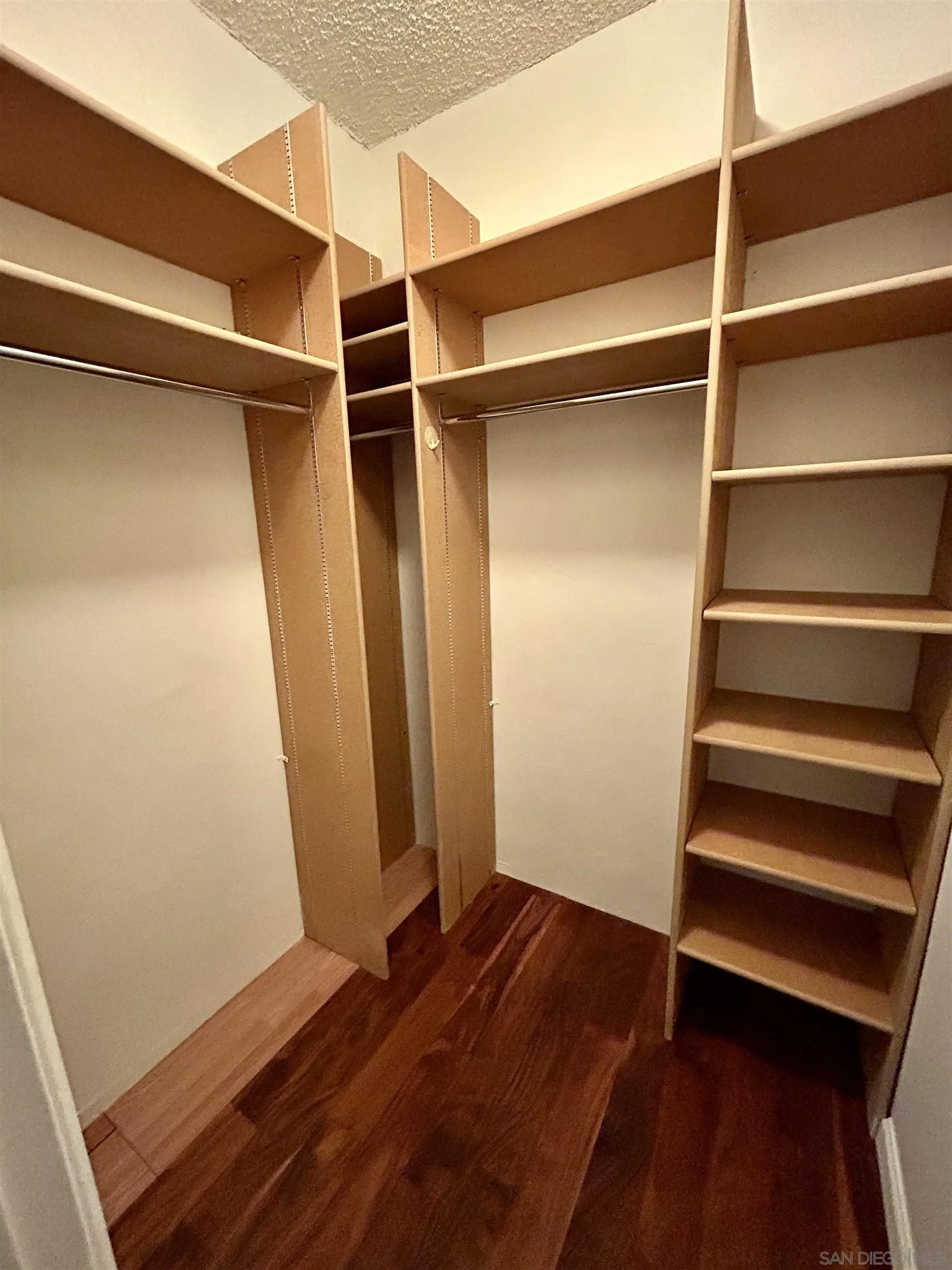 https://cdn.realtyfeed.com/cdn/127/250040544/c747548c3236c34ff4498b0432eef189.webp