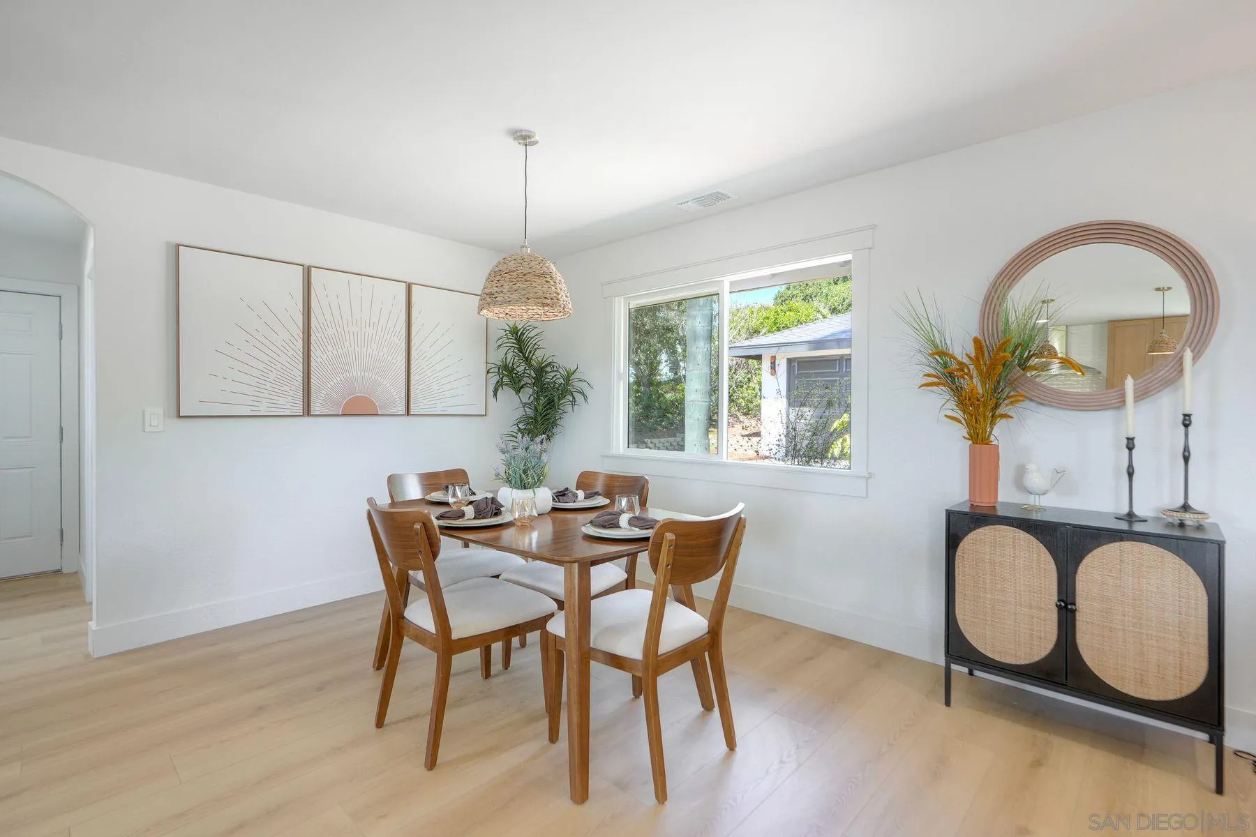 https://cdn.realtyfeed.com/cdn/127/250040546/8080b73e7d6574c767eb3a2c555f40d3.webp