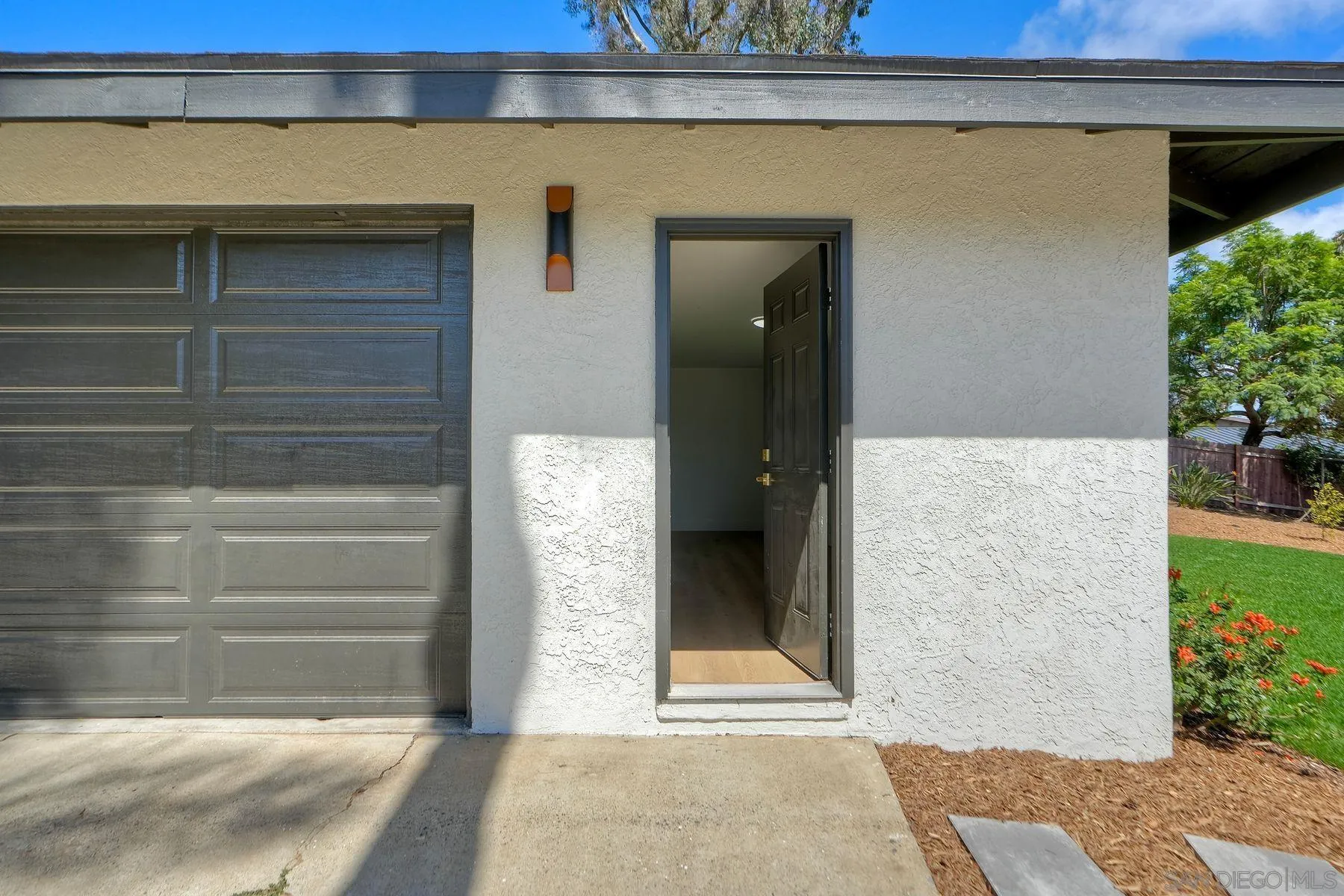 https://cdn.realtyfeed.com/cdn/127/250040546/8af498bc3a990cfe97e5595ca04bca6a.webp