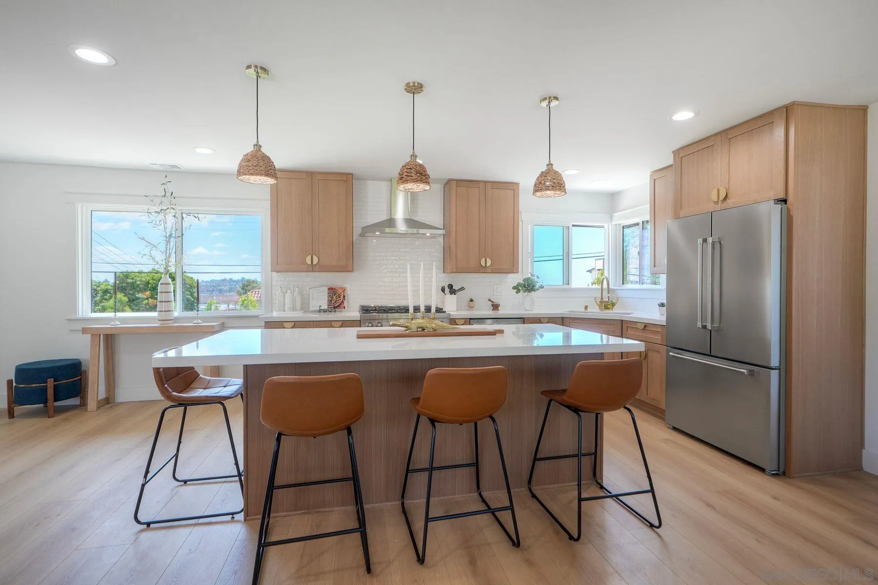 https://cdn.realtyfeed.com/cdn/127/250040546/a48d08385e42b37962eec879fcf65cf2.webp