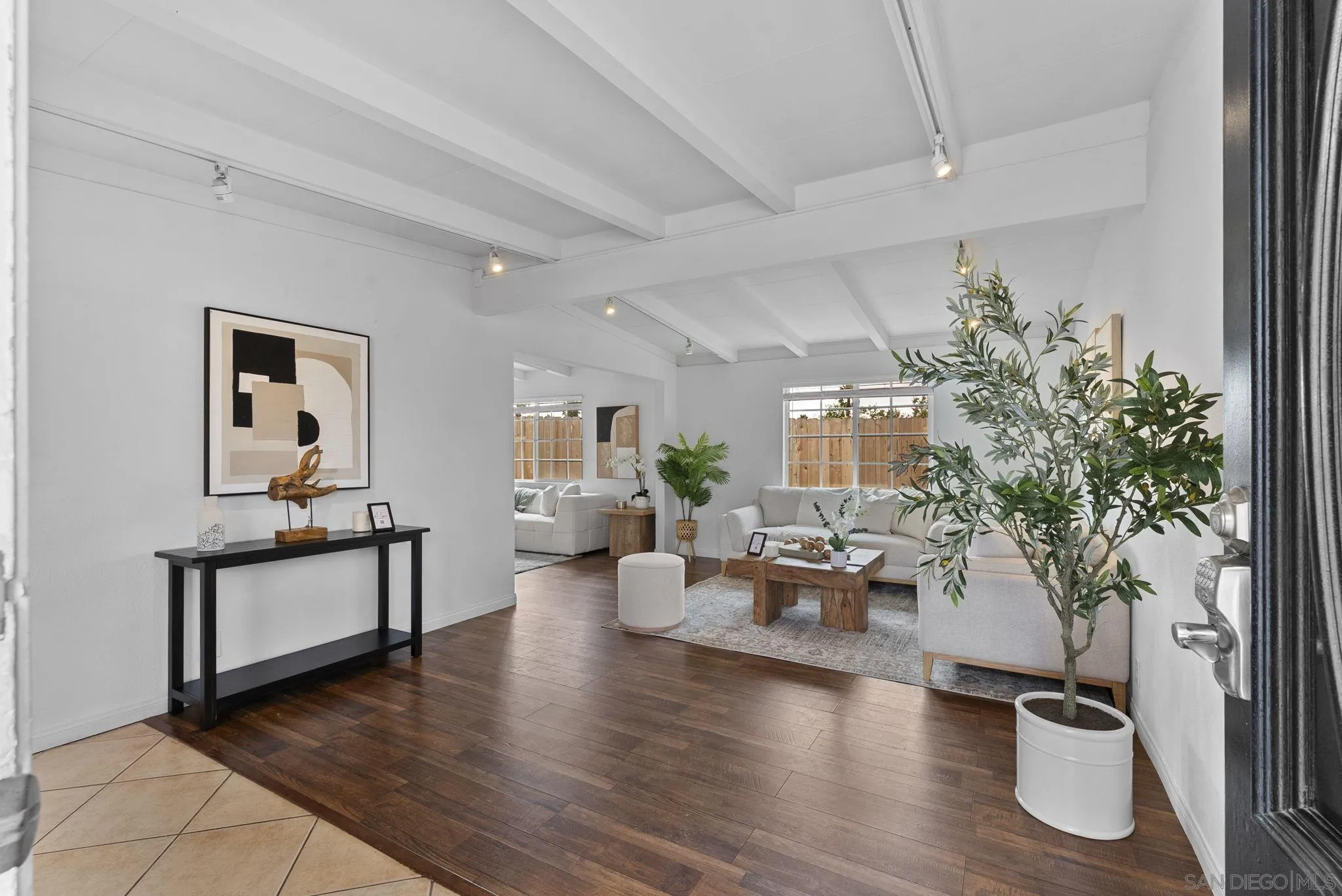 https://cdn.realtyfeed.com/cdn/127/250040548/3bfd62105f0c3cf2f0dceb4ab0305b04.webp