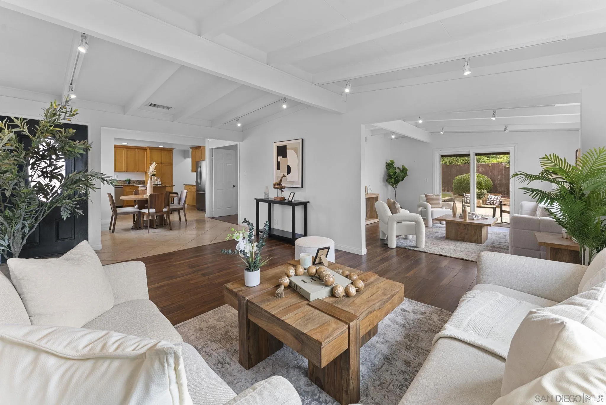 https://cdn.realtyfeed.com/cdn/127/250040548/6e1ca5ffce93f5c5e9f99ec3559e0d75.webp
