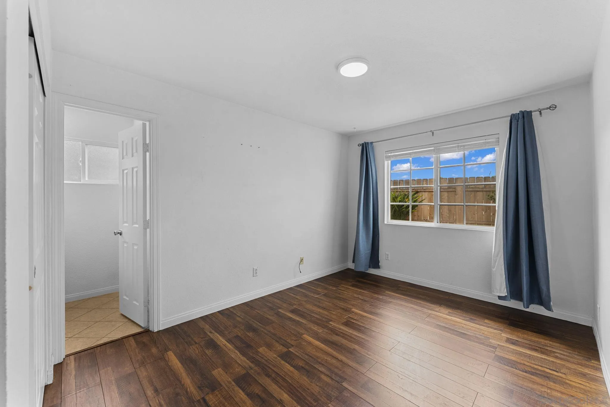 https://cdn.realtyfeed.com/cdn/127/250040548/b560d875366fae02e44142e997d17237.webp
