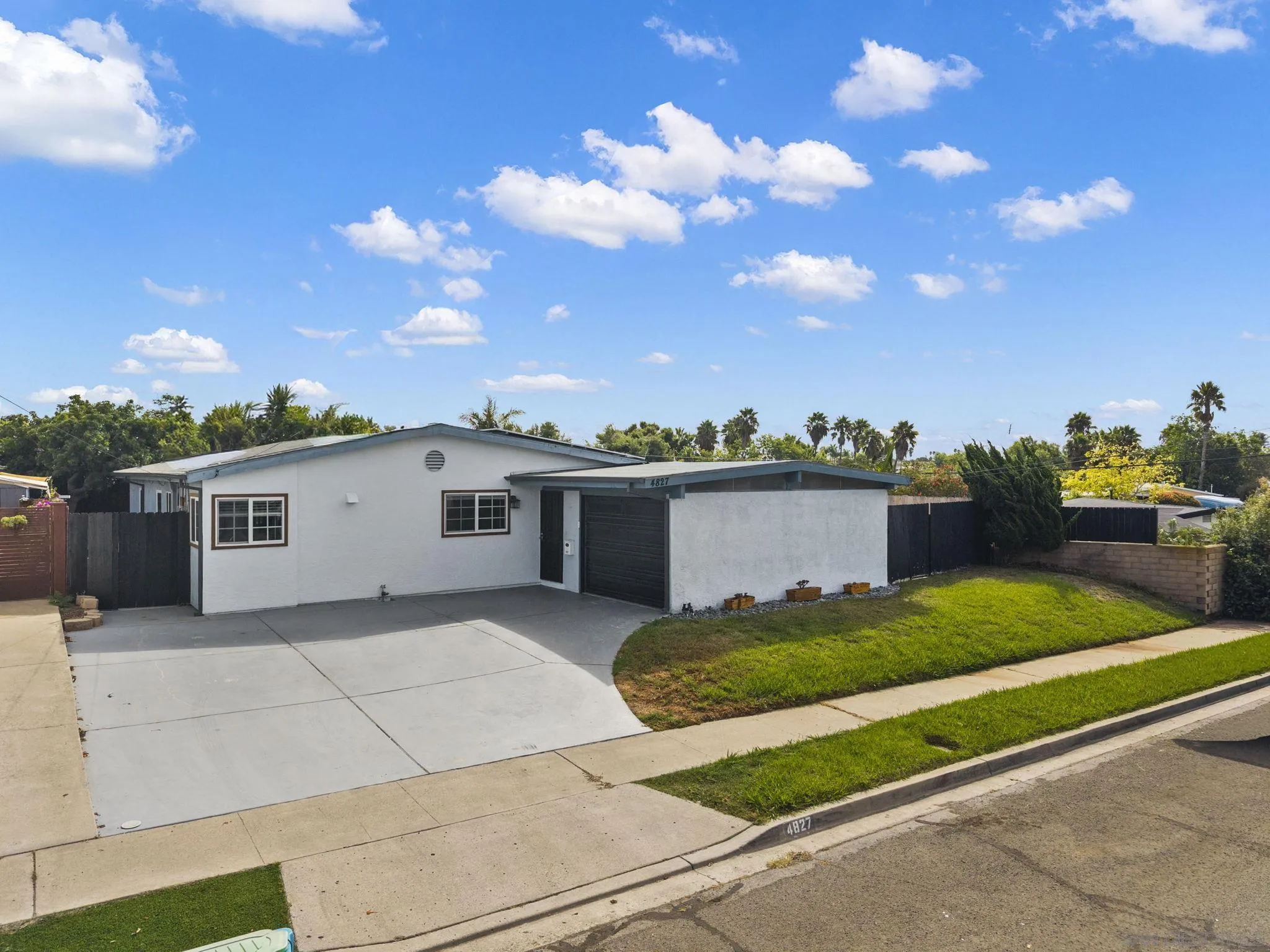 https://cdn.realtyfeed.com/cdn/127/250040548/b9e3310ee26e56b987d0c49cb7eb964f.webp