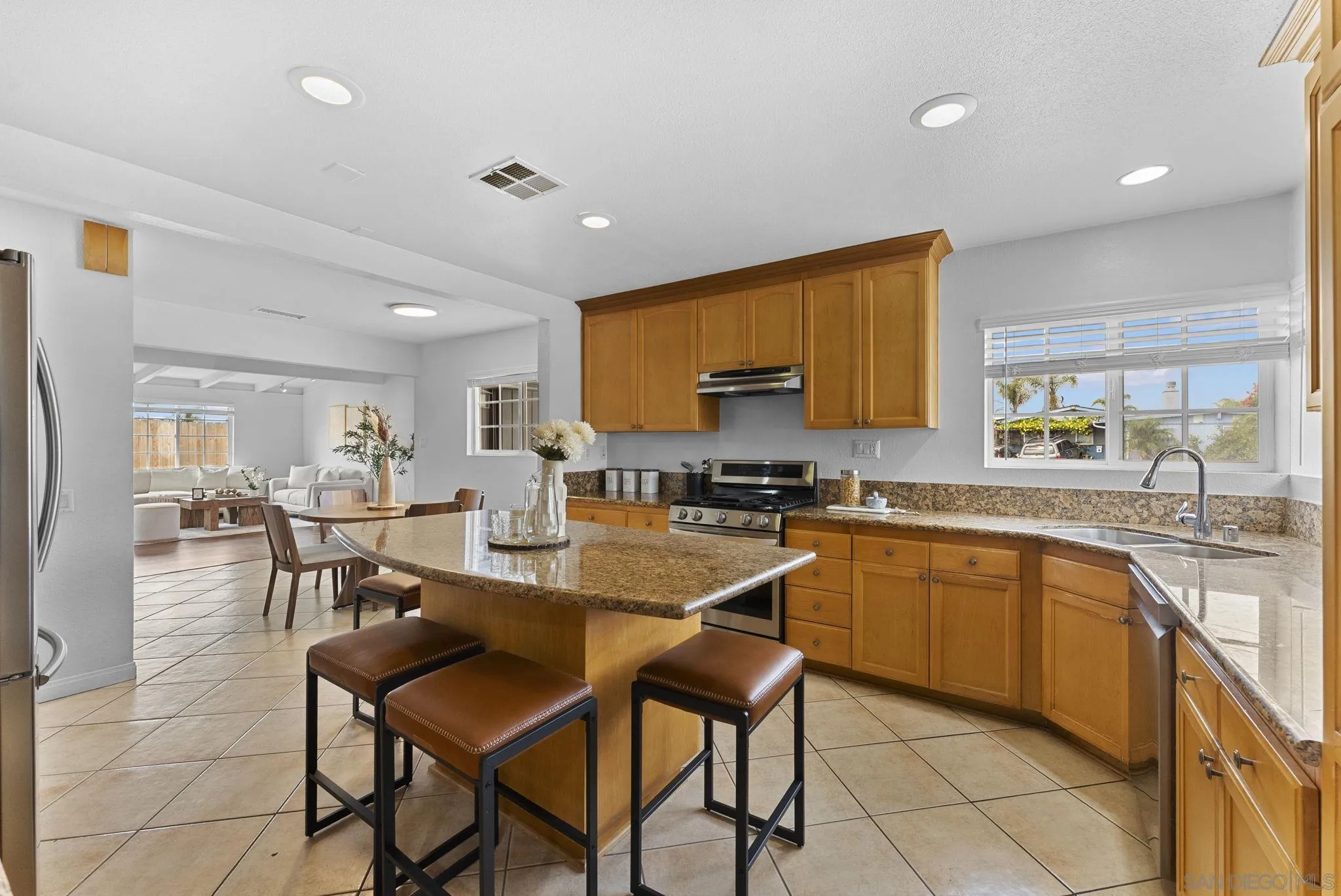 https://cdn.realtyfeed.com/cdn/127/250040548/d97436deed2dfcd87eb367ba1008baa3.webp
