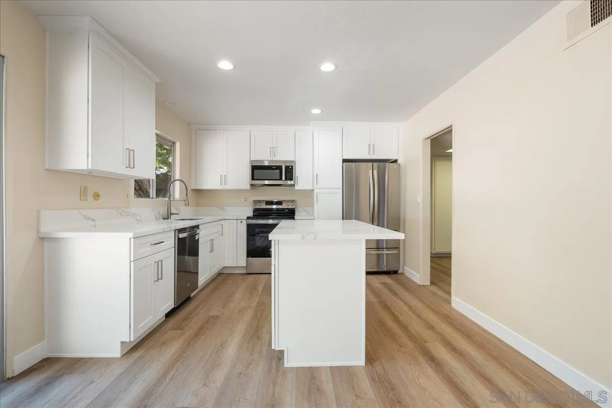 https://cdn.realtyfeed.com/cdn/127/250040550/1ba13d8735ed8a92c1853962debd4a03.webp