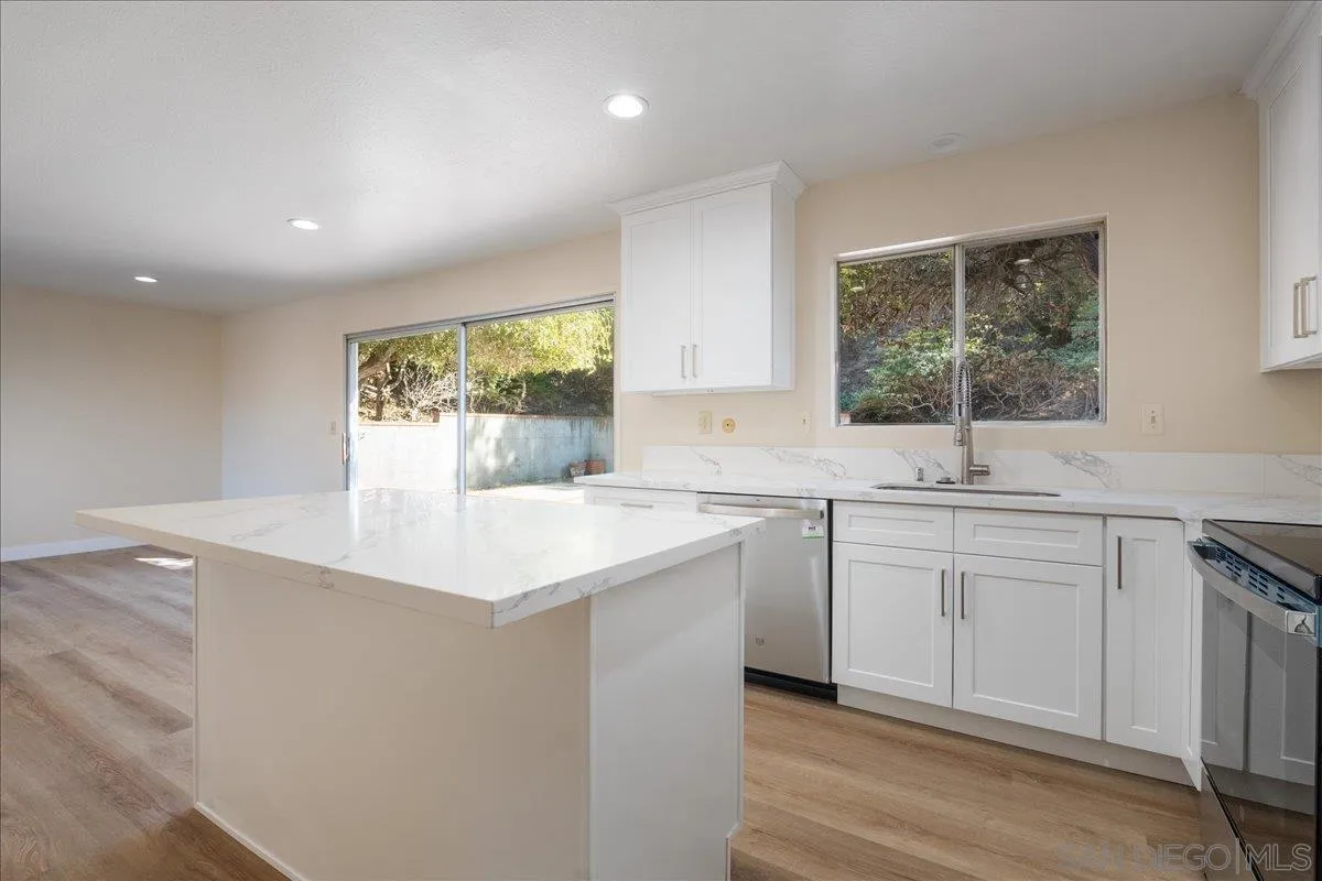 https://cdn.realtyfeed.com/cdn/127/250040550/4cb730201fb0563d3b92c4c06336154d.webp