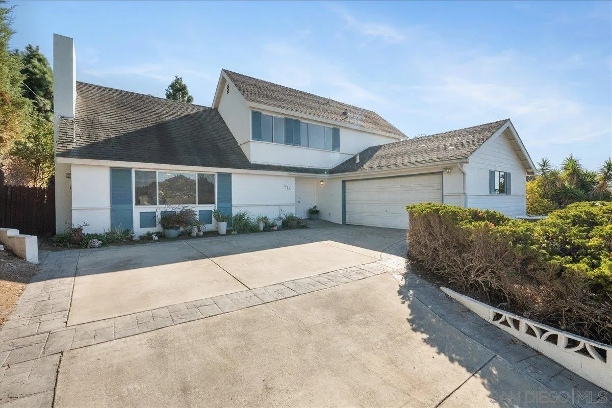 https://cdn.realtyfeed.com/cdn/127/250040550/c7e56bf6e25a74d5b769907652fb37bd.webp