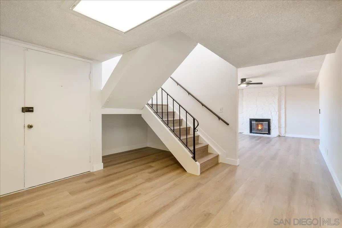 https://cdn.realtyfeed.com/cdn/127/250040550/e43a3d34cd0a16f96516311d86197565.webp