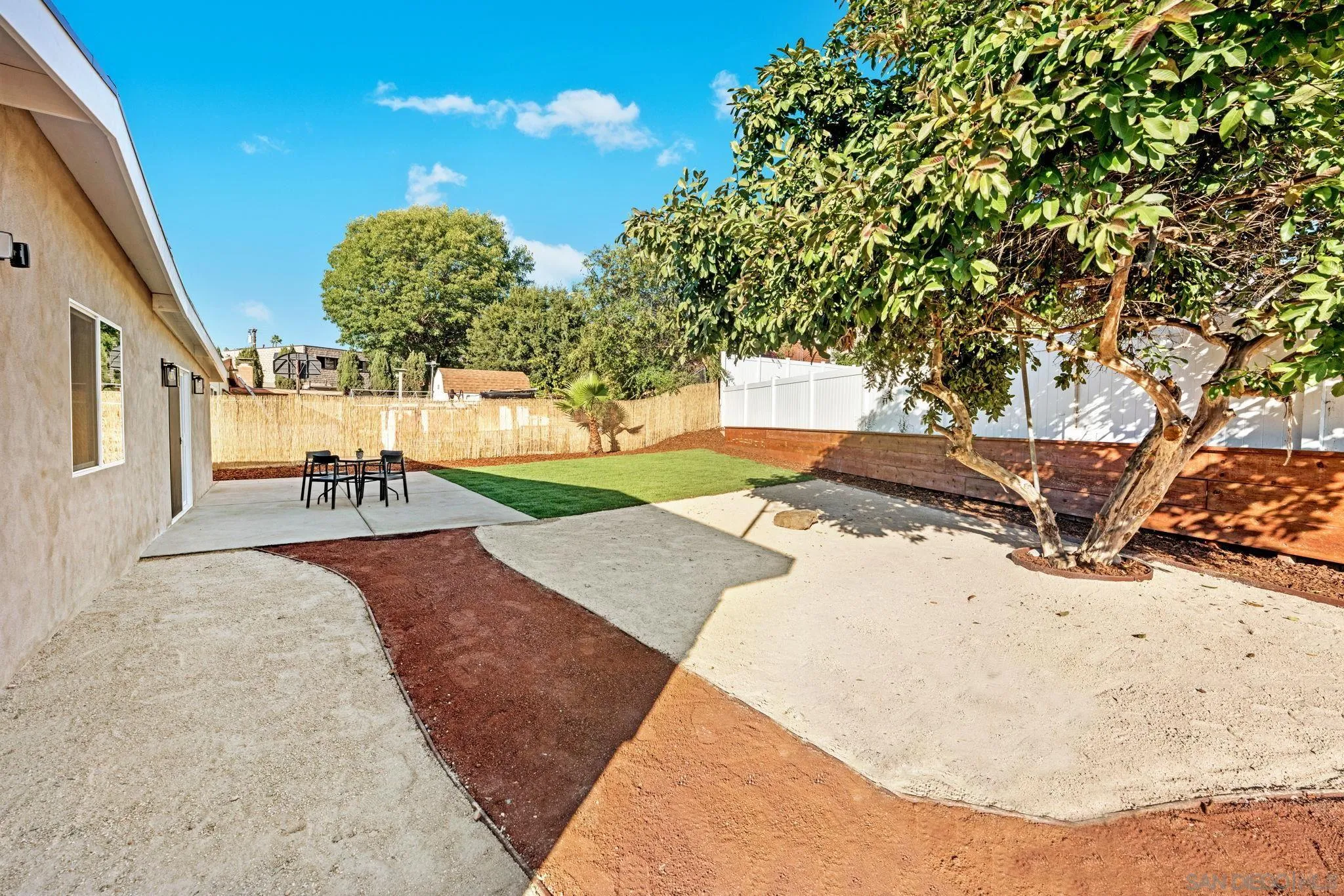 https://cdn.realtyfeed.com/cdn/127/250040551/1497c5f0a3b1f4c4e5944ae3141fe285.webp