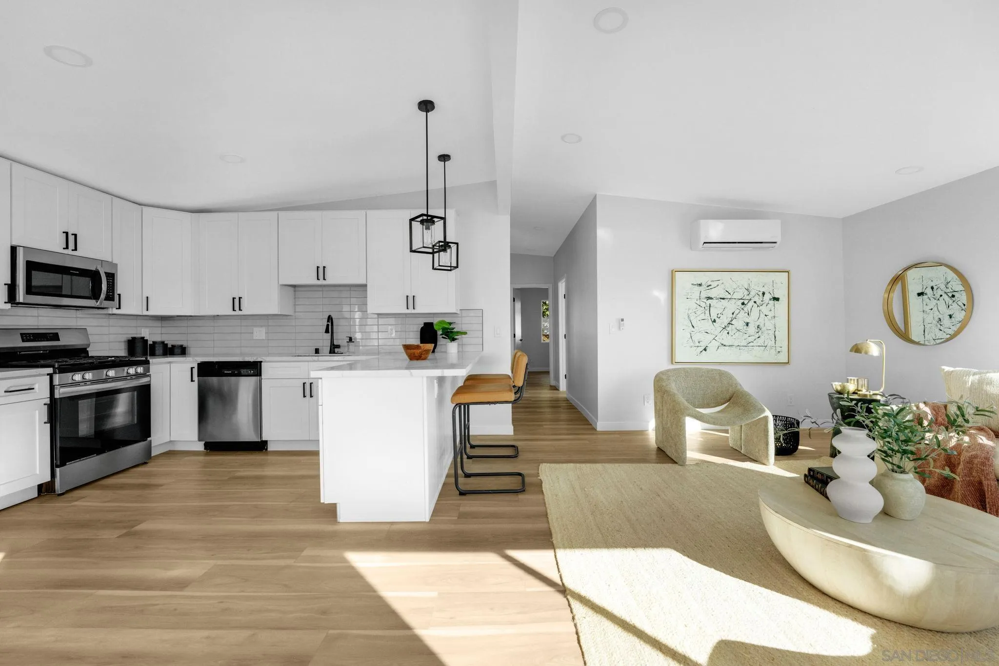 https://cdn.realtyfeed.com/cdn/127/250040551/27f3691ab6475c5d6c9bf8e61079962b.webp