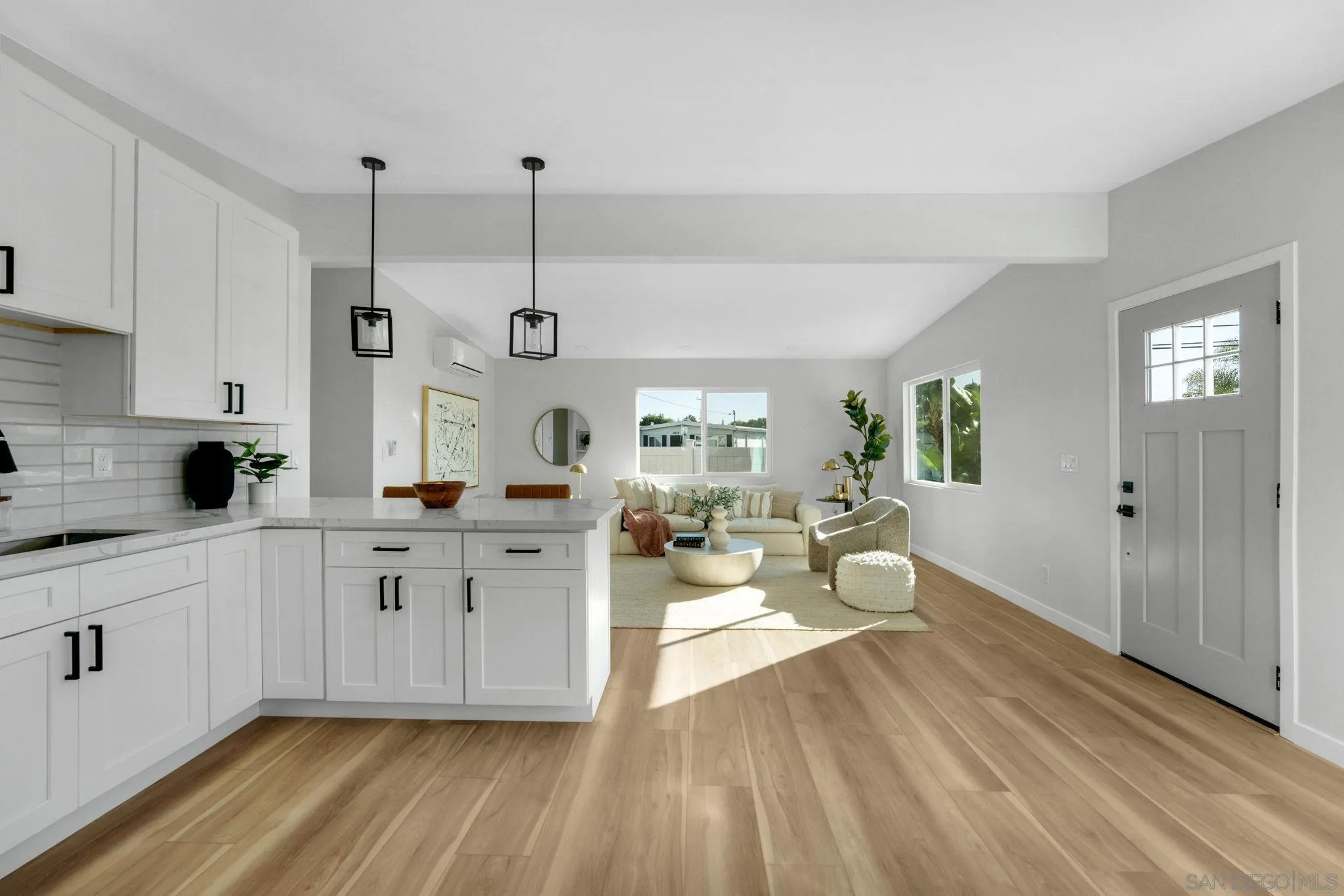 https://cdn.realtyfeed.com/cdn/127/250040551/2f3ad6d347abce0c011167aa126cde18.webp