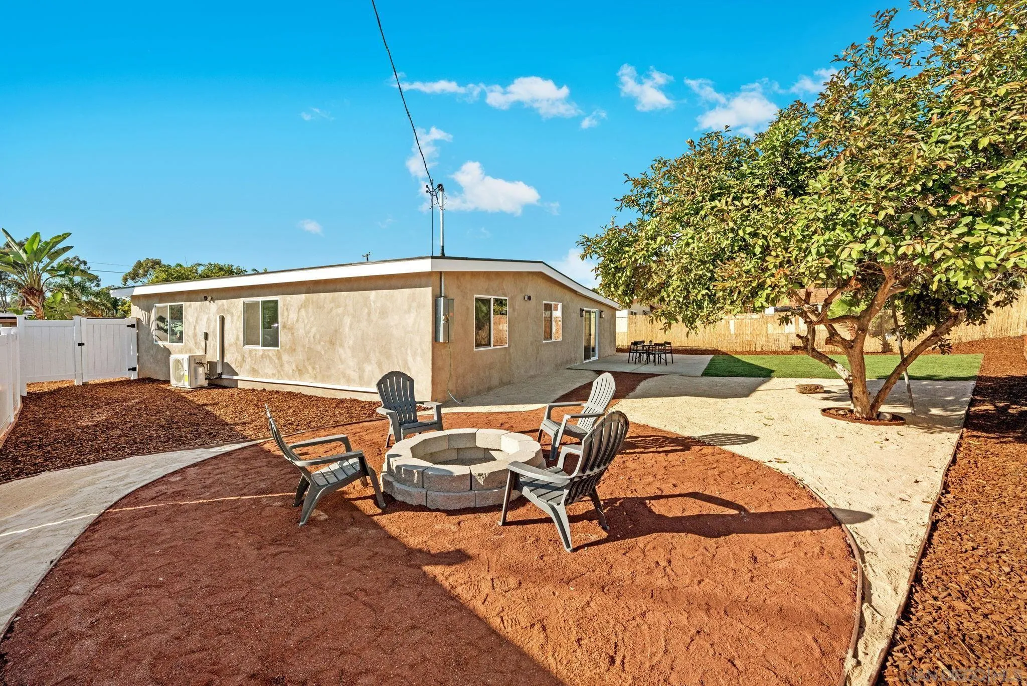 https://cdn.realtyfeed.com/cdn/127/250040551/31702409227517e66c0b264c6cfb51cd.webp
