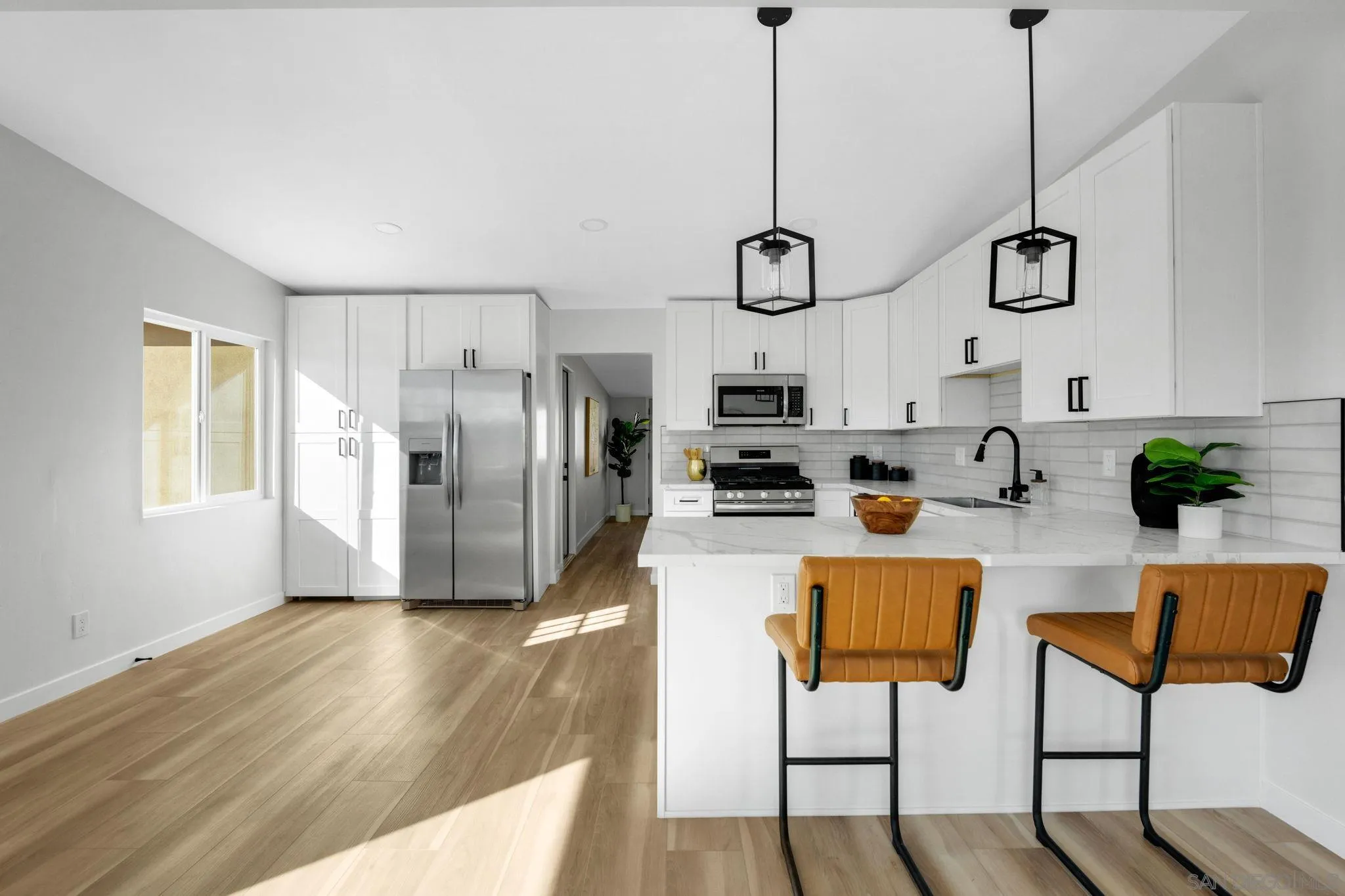 https://cdn.realtyfeed.com/cdn/127/250040551/5df8cda99c05492115c7575efb4f8ea6.webp