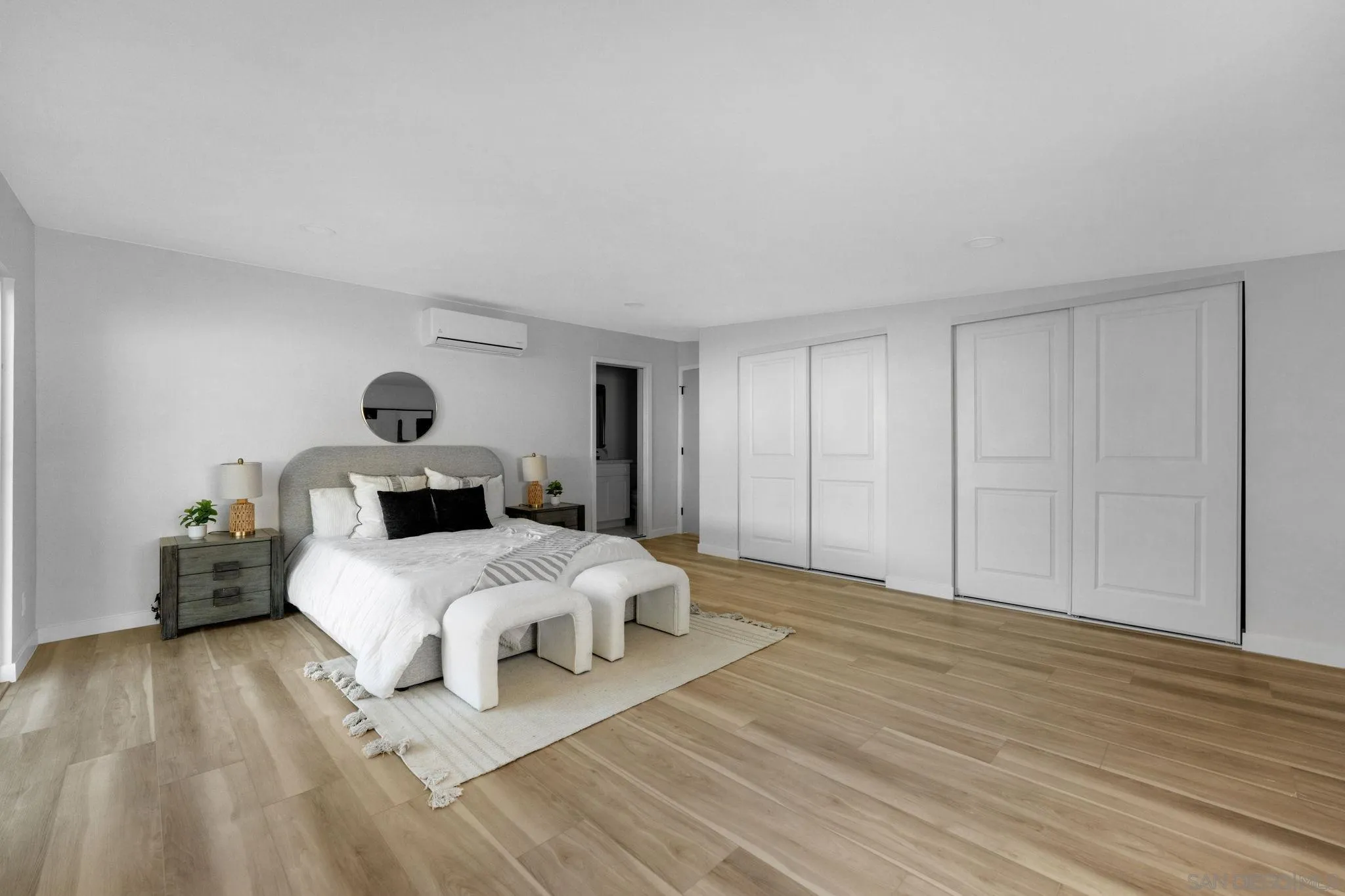 https://cdn.realtyfeed.com/cdn/127/250040551/b9b5d46792dbae9ca4797b0b9d136ecd.webp