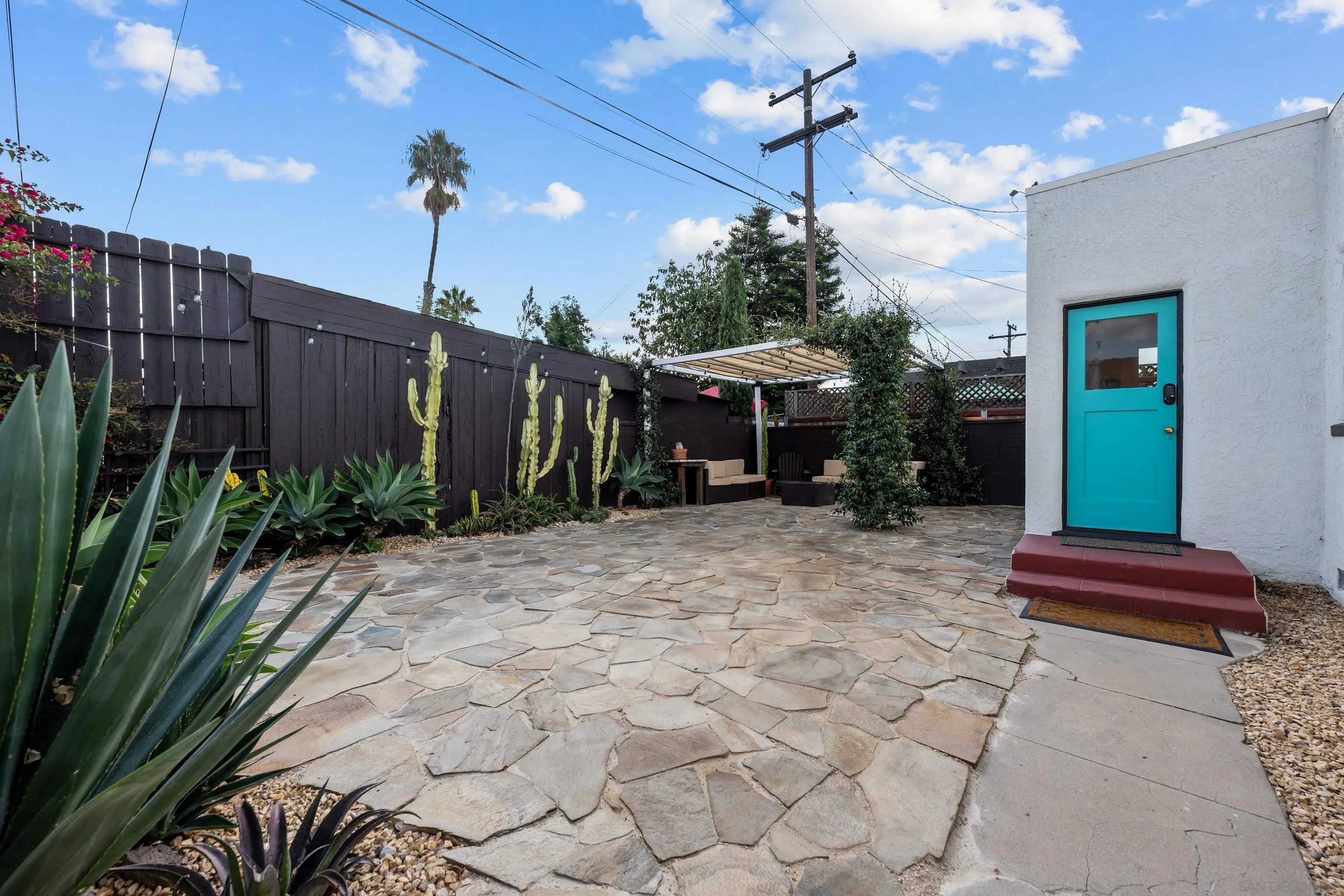 https://cdn.realtyfeed.com/cdn/127/250040554/07d11b03a939a3f9ca9ea546105b322a.webp