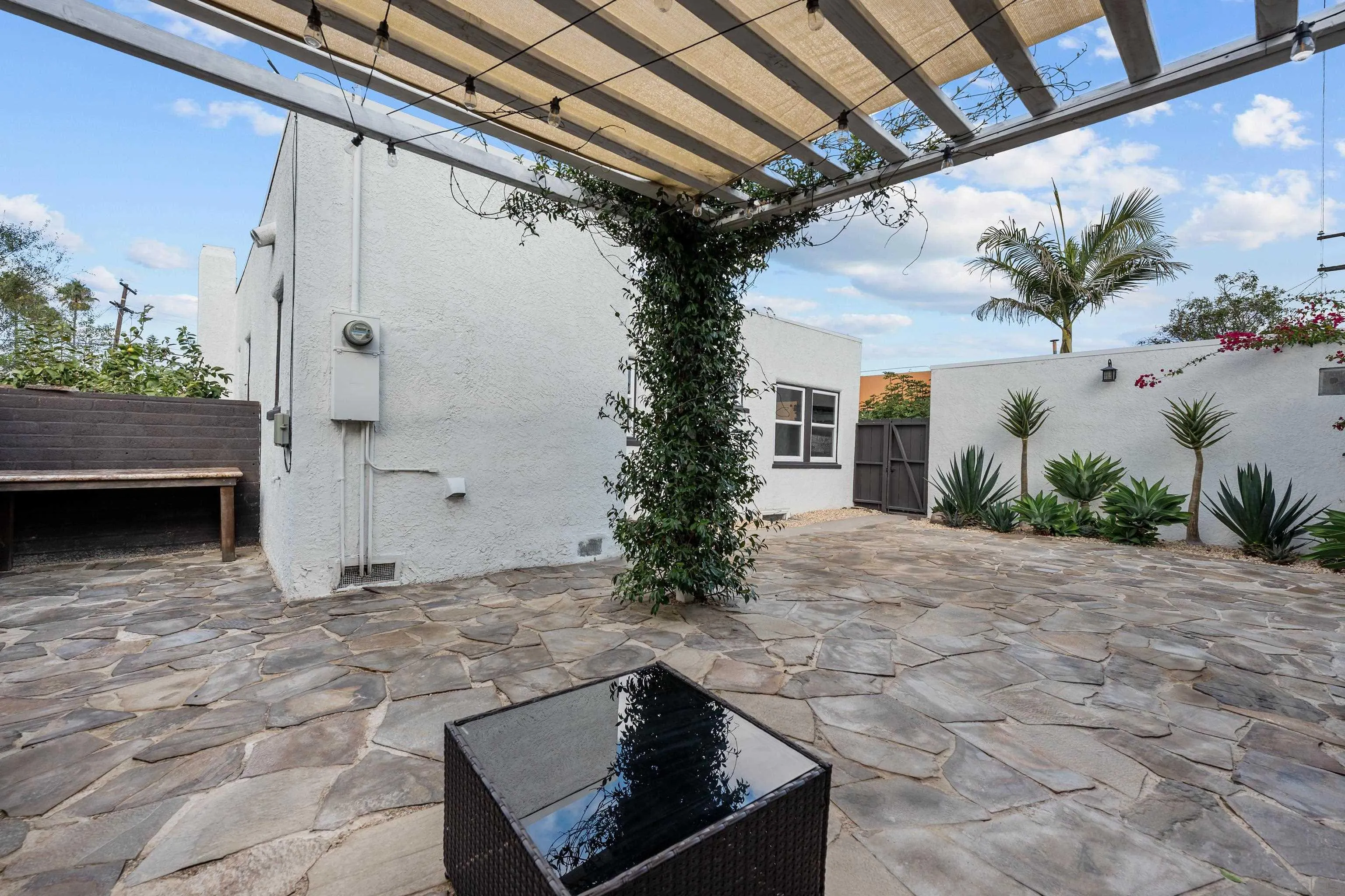https://cdn.realtyfeed.com/cdn/127/250040554/ab5de7cf7e08de70301e0a5c177c0197.webp