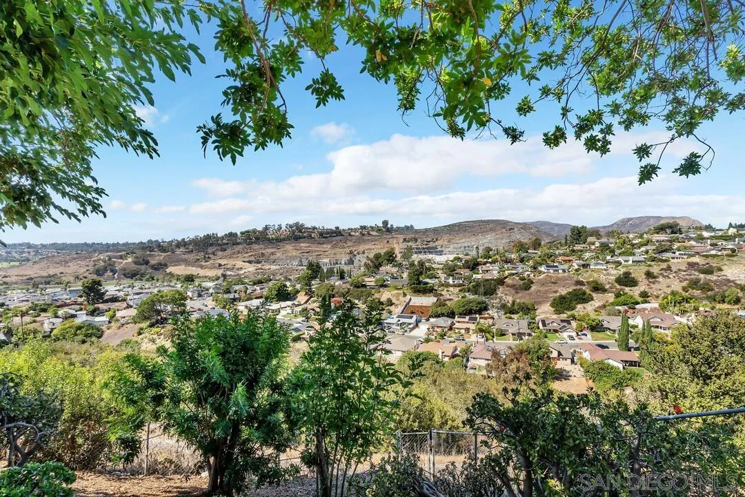 https://cdn.realtyfeed.com/cdn/127/250040556/71f6bad10362736cf7714755bbc25bc7.webp