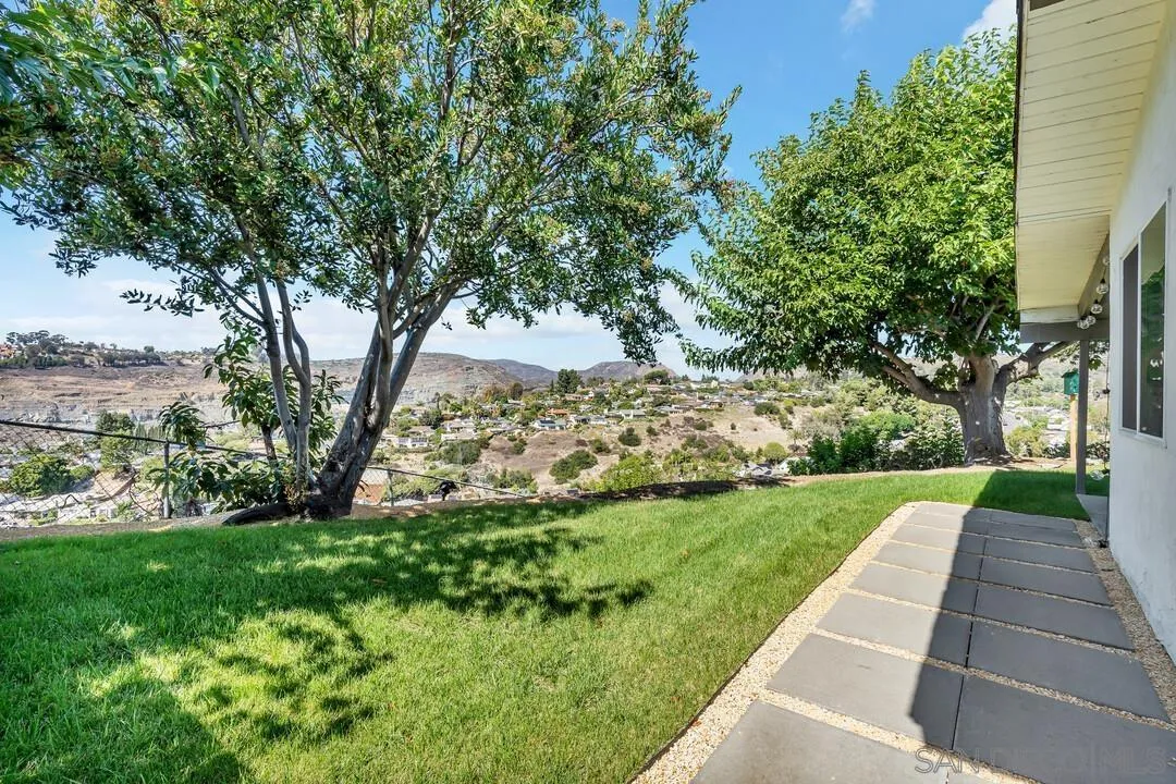 https://cdn.realtyfeed.com/cdn/127/250040556/d763392c061f35ca917ab435516e09a9.webp