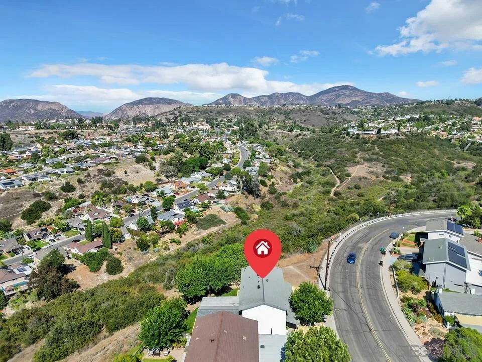 https://cdn.realtyfeed.com/cdn/127/250040556/e2fbfd8e6c1a9c9bfb4036d27e305cfc.webp