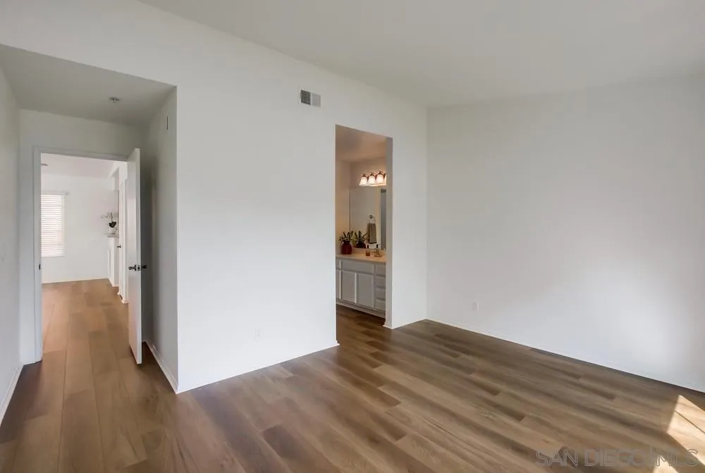 https://cdn.realtyfeed.com/cdn/127/250040558/26daae2d76236844ad5c91d5cd2c4e19.webp