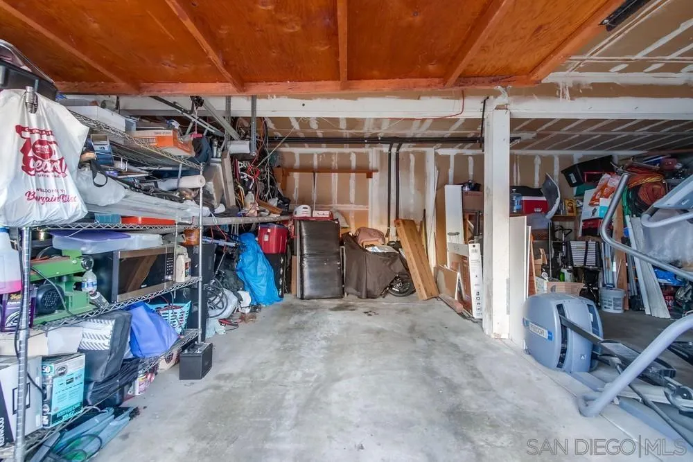 https://cdn.realtyfeed.com/cdn/127/250040561/c996605f13f542a01e09334d11cb3da5.webp
