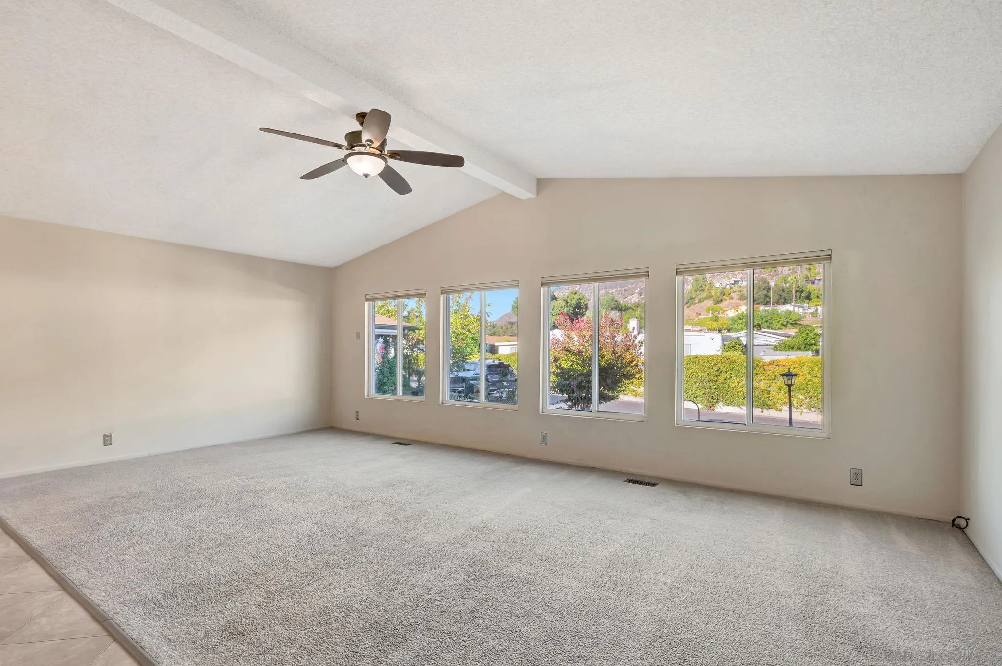 https://cdn.realtyfeed.com/cdn/127/250040567/078389d78cadb36f083010c1a8703d32.webp