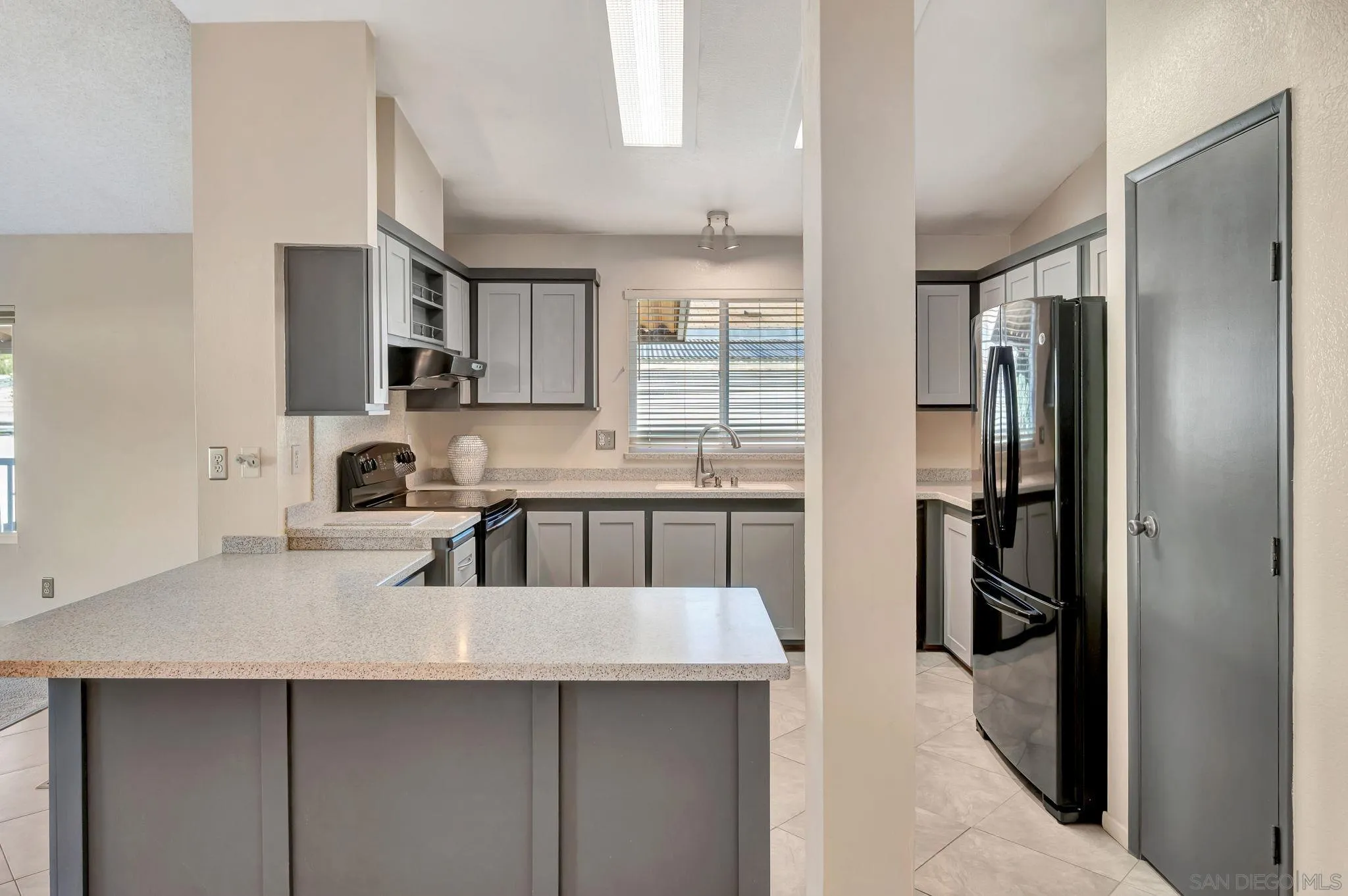 https://cdn.realtyfeed.com/cdn/127/250040567/33ffce261deba8881b26c5a0f01967a0.webp