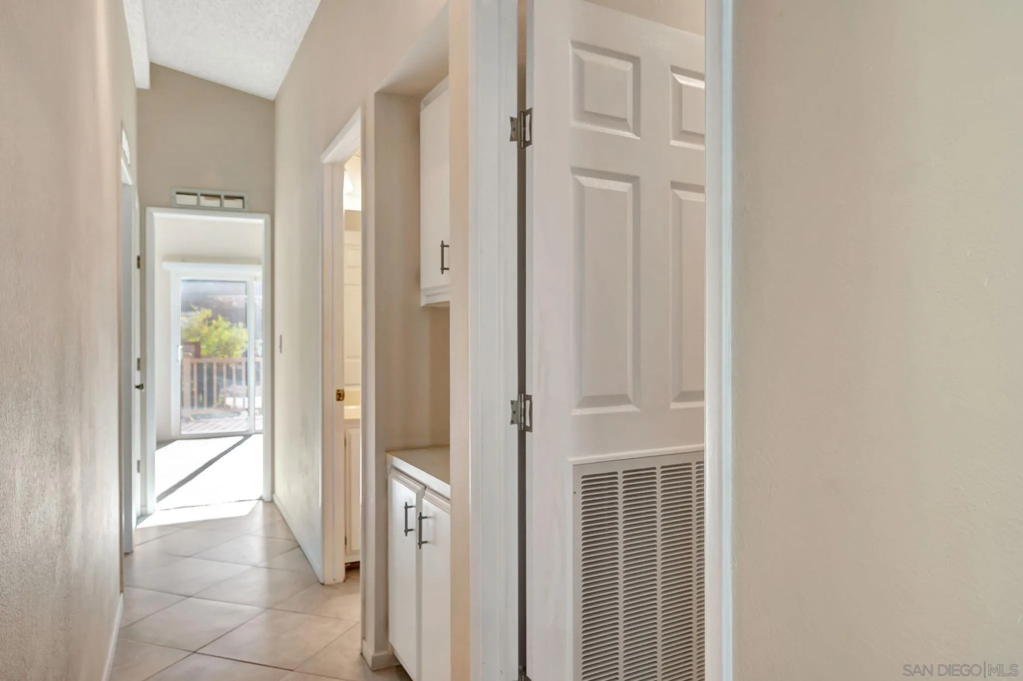 https://cdn.realtyfeed.com/cdn/127/250040567/4fcabdd1349b0ce3b81e5336e0fcae6a.webp