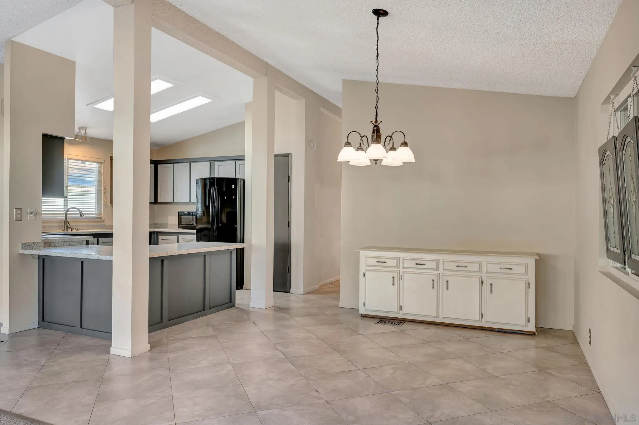 https://cdn.realtyfeed.com/cdn/127/250040567/567389a7e0f209070a69f37b80abfb5a.webp